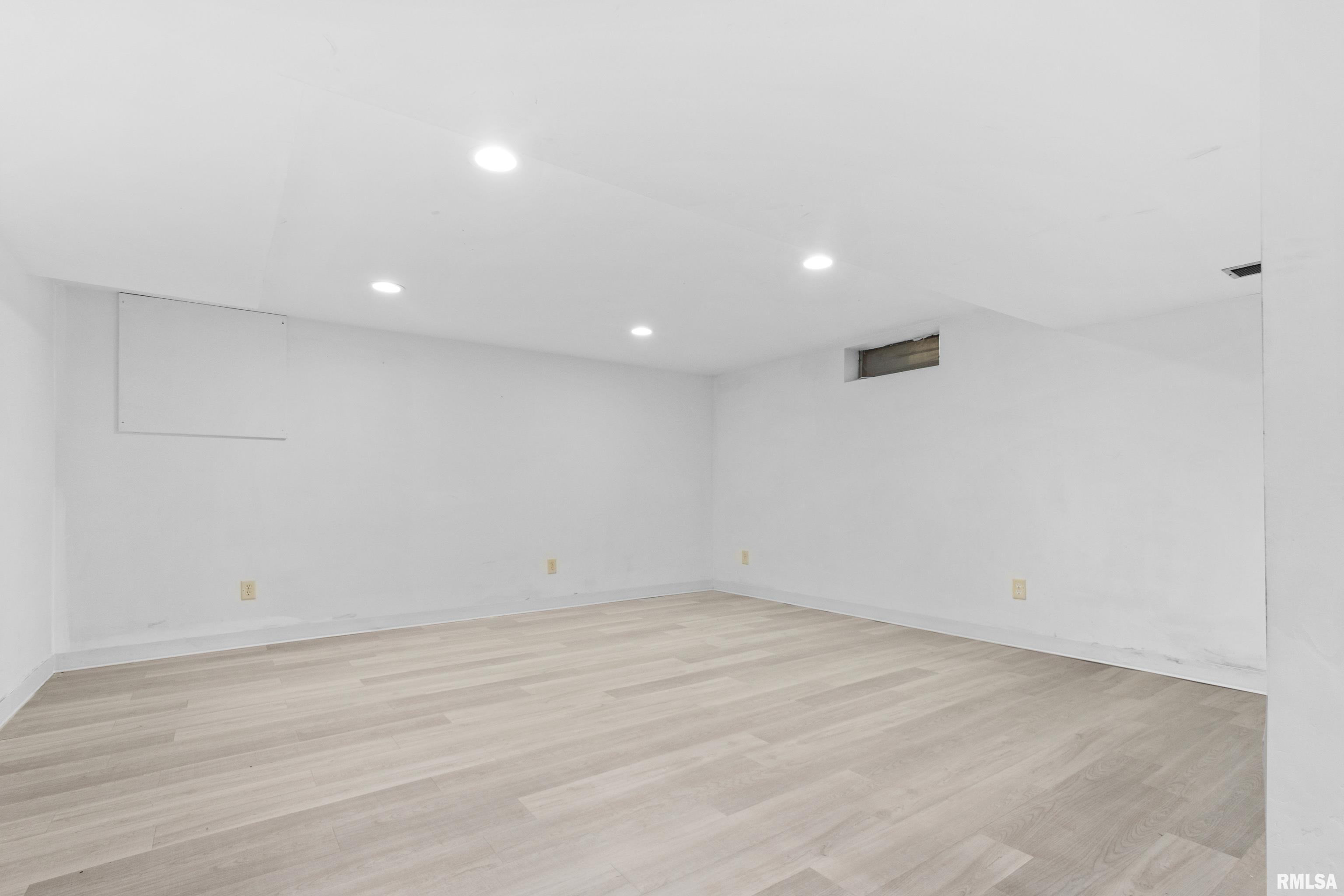 1811 W Latham Lane, Peoria, Illinois image 34