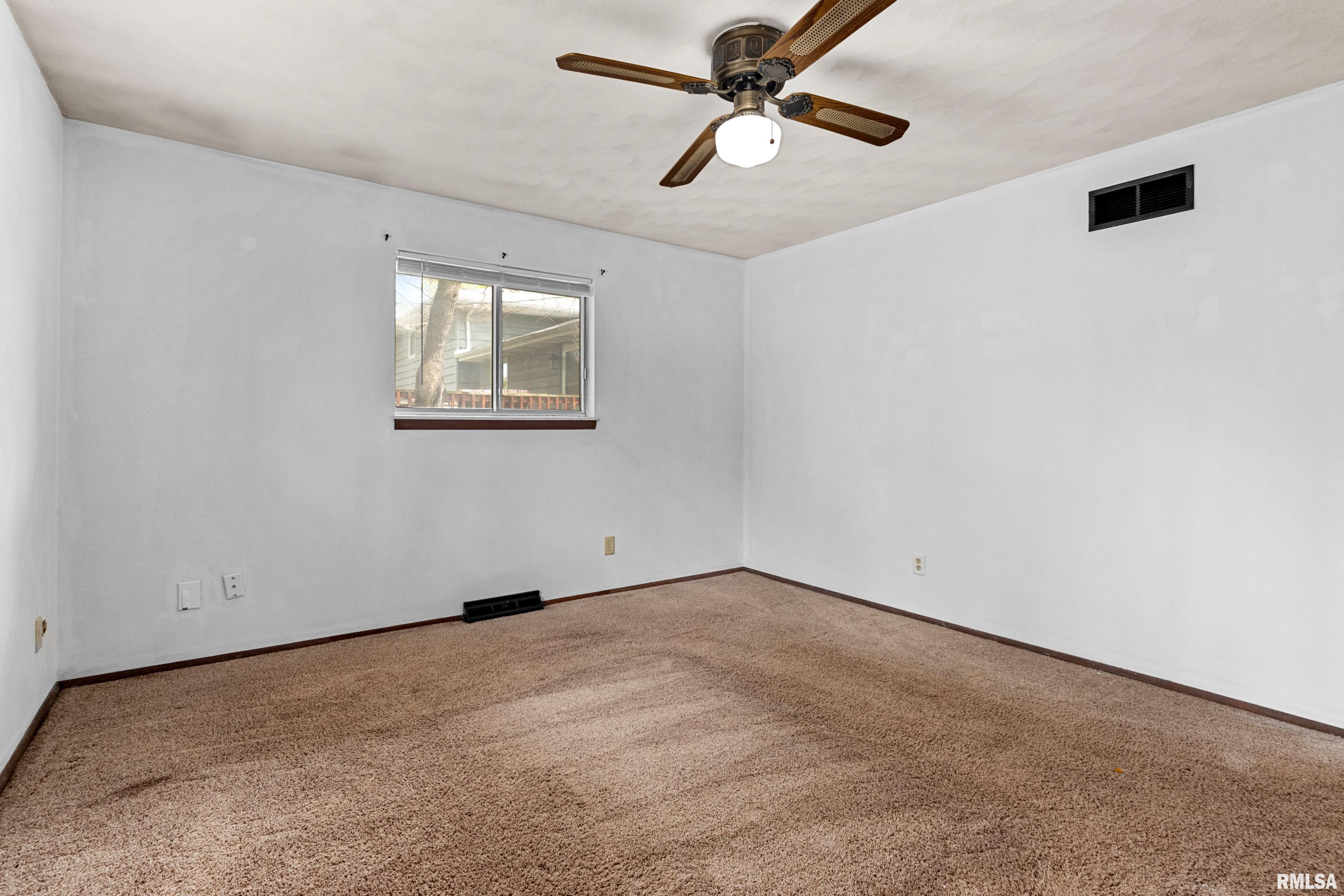 1811 W Latham Lane, Peoria, Illinois image 26