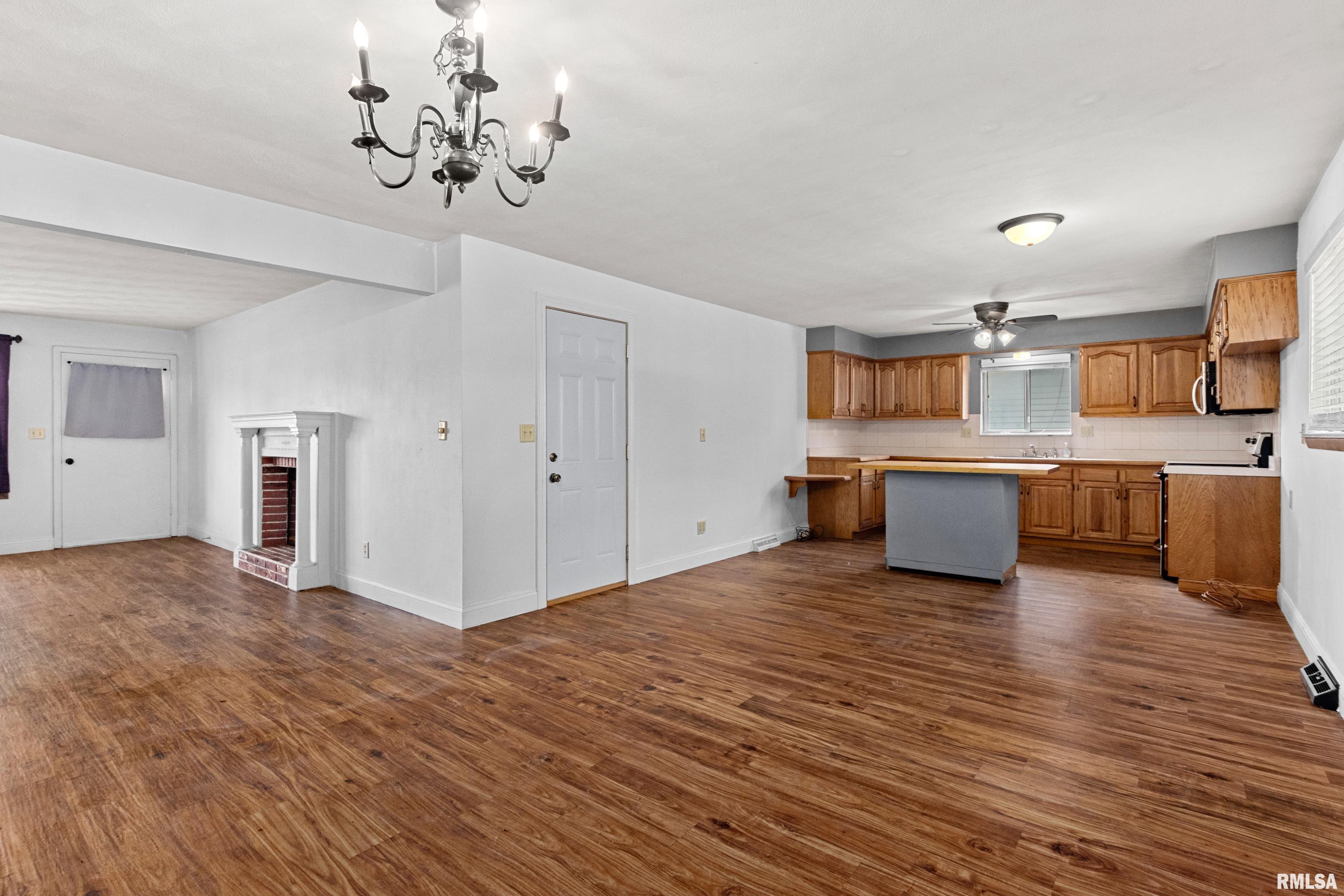 1811 W Latham Lane, Peoria, Illinois image 11