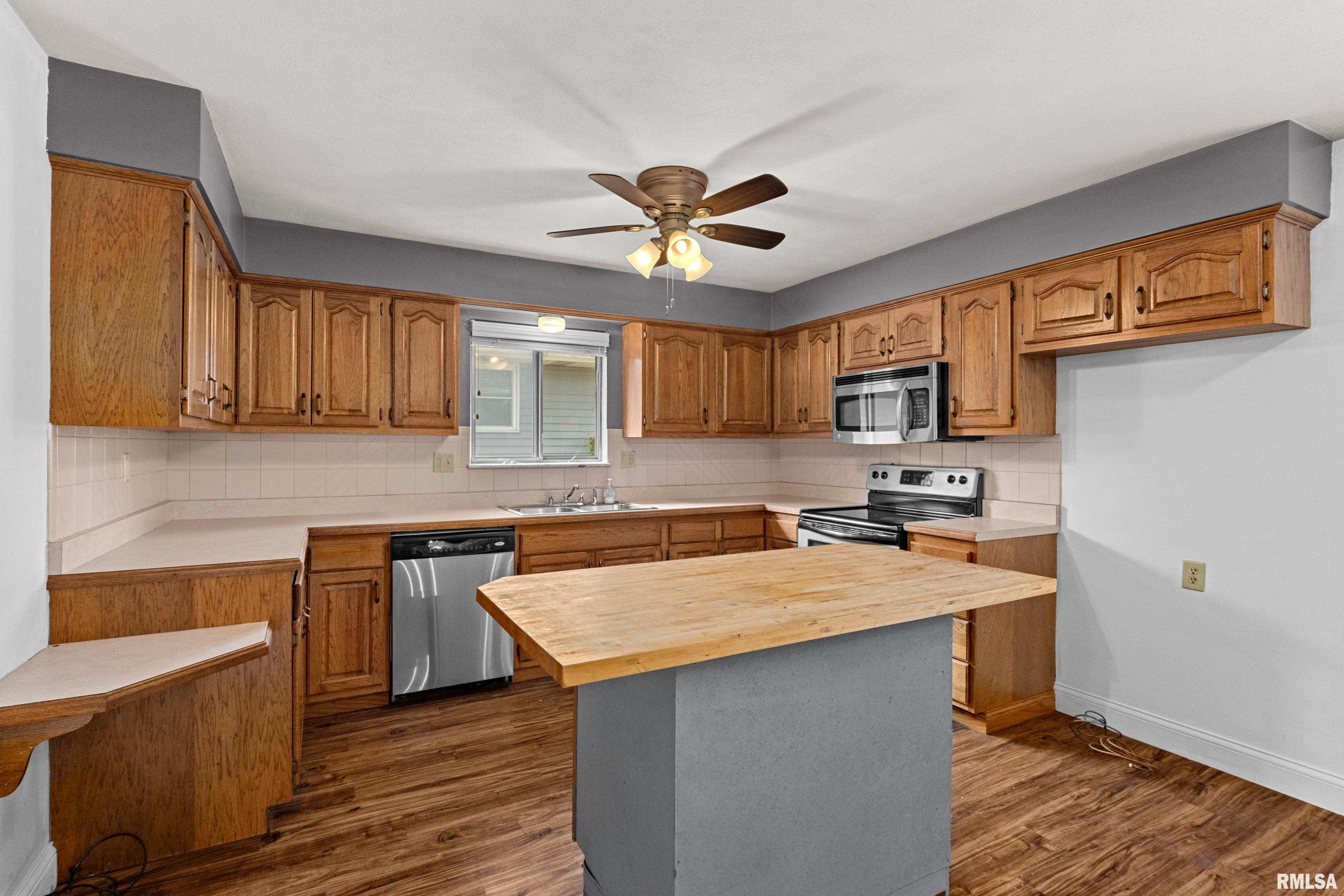1811 W Latham Lane, Peoria, Illinois image 13
