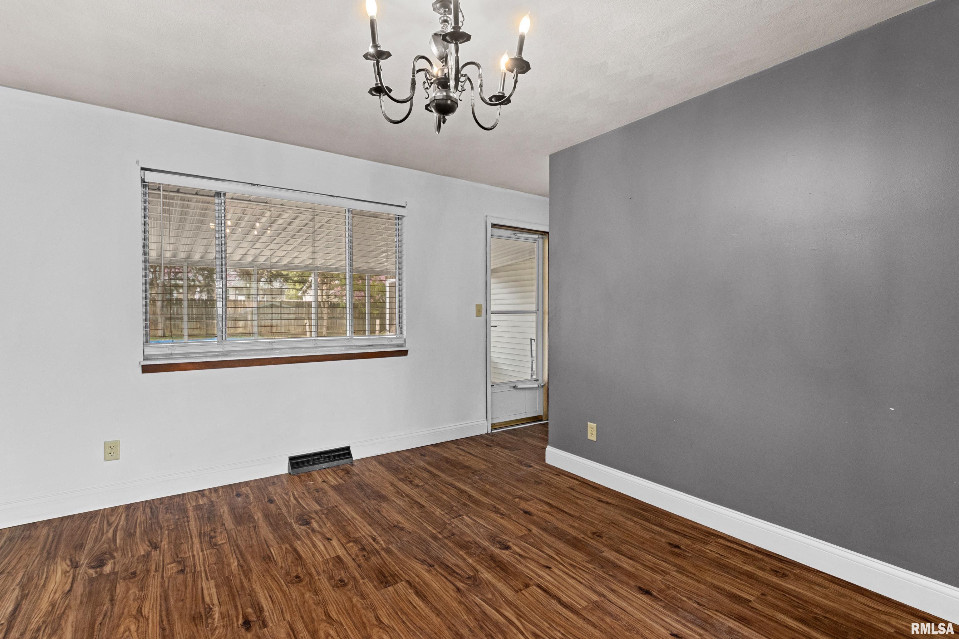 1811 W Latham Lane, Peoria, Illinois image 10