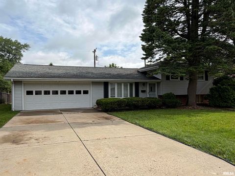 Homes For Sale - 611 W Kellar Parkway<br/> Peoria County, Peoria, IL 61614