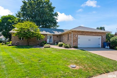Homes For Sale - 2928 Dartmoor Court<br/> Sangamon County, Springfield, IL 62704