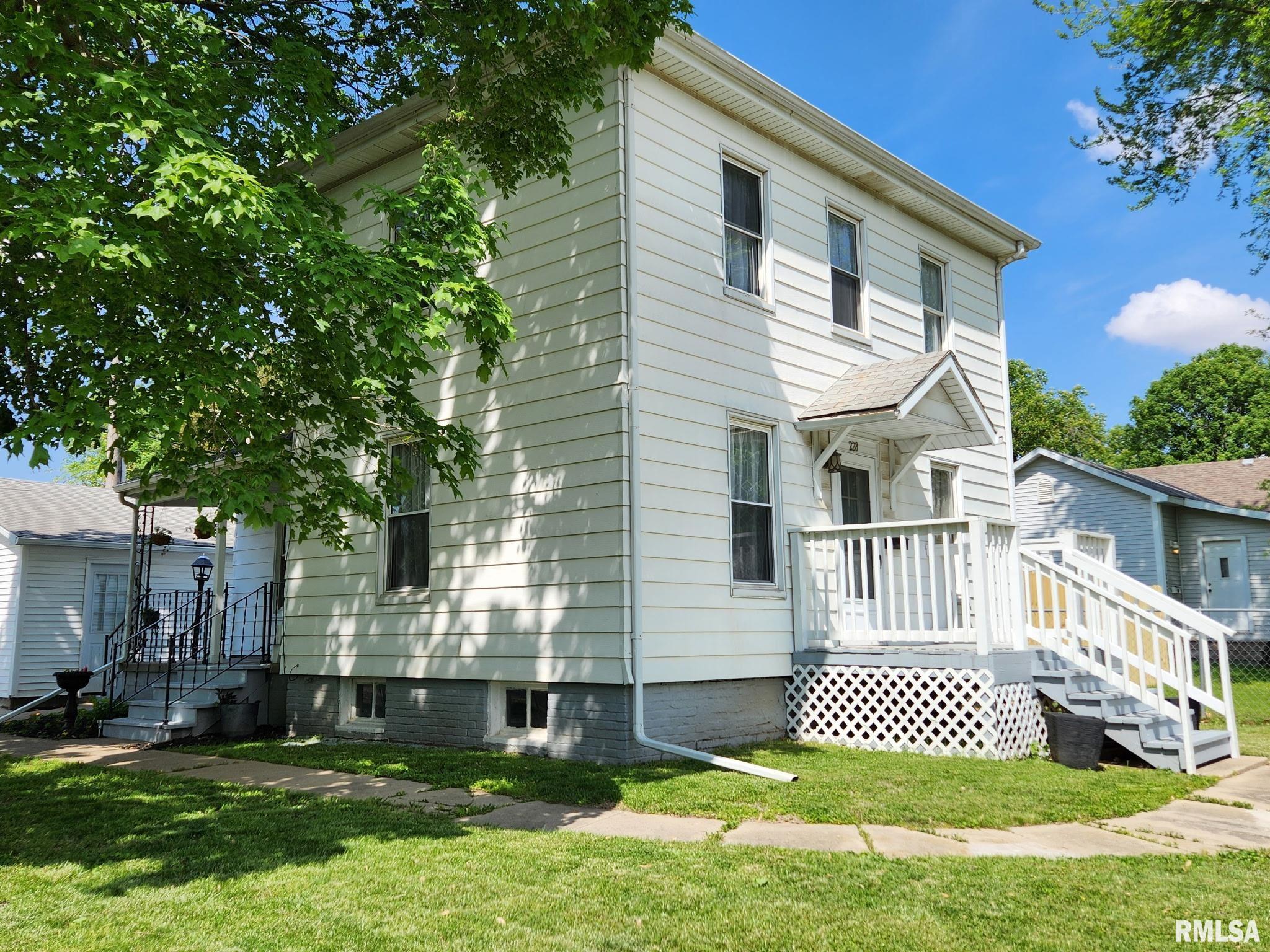 228 4th Street, Lincoln, Illinois image 3