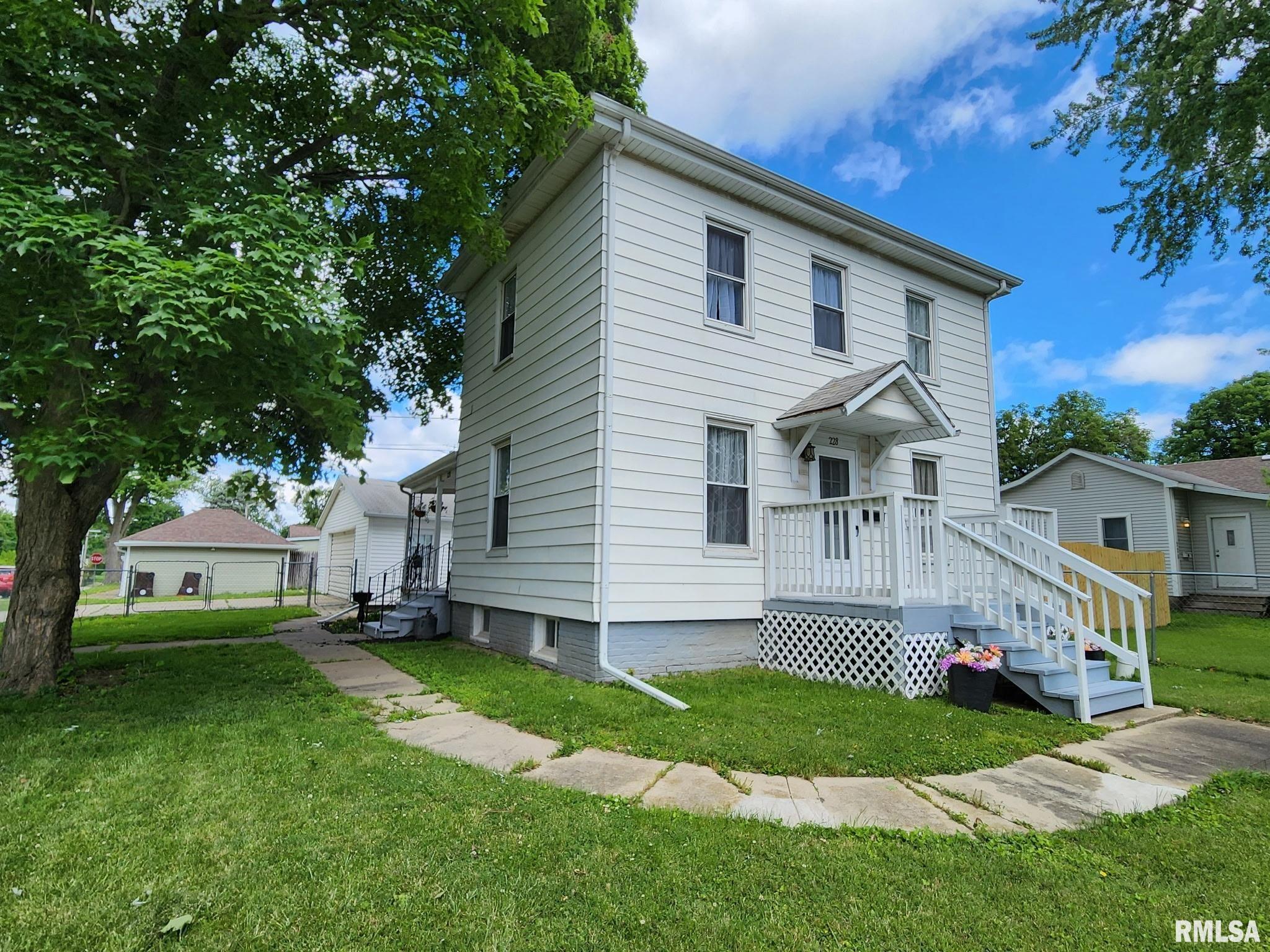 228 4th Street, Lincoln, Illinois image 1