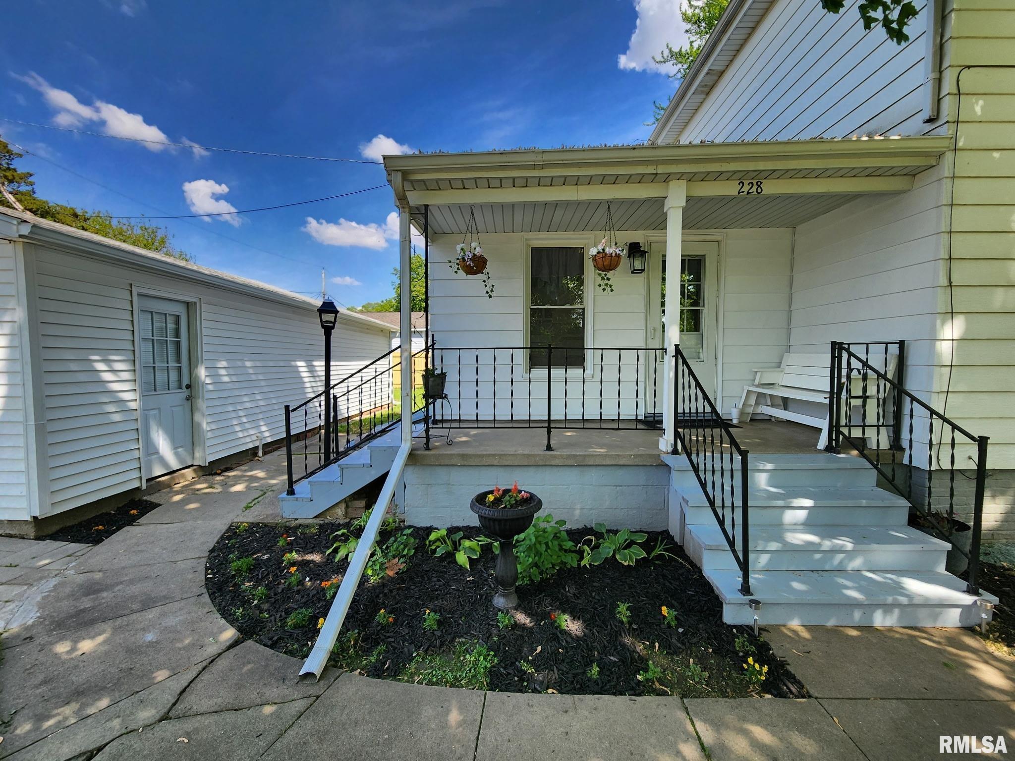 228 4th Street, Lincoln, Illinois image 4