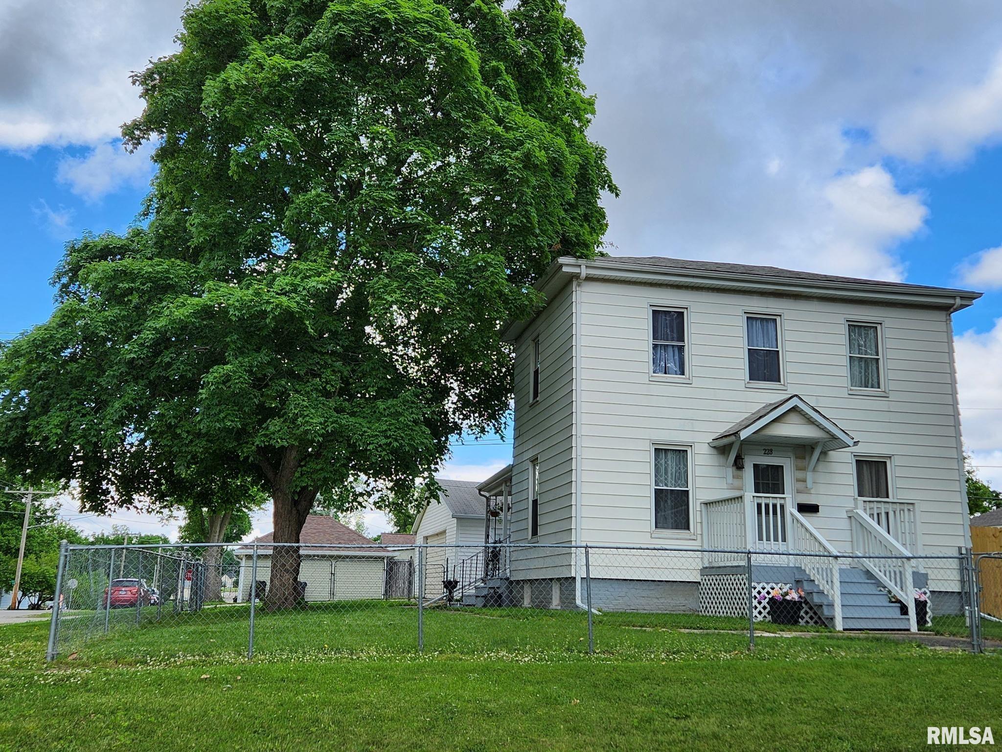 228 4th Street, Lincoln, Illinois image 2