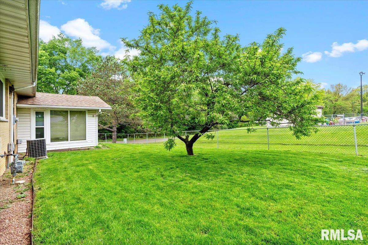 2491 W Washington Street, Springfield, Illinois image 31