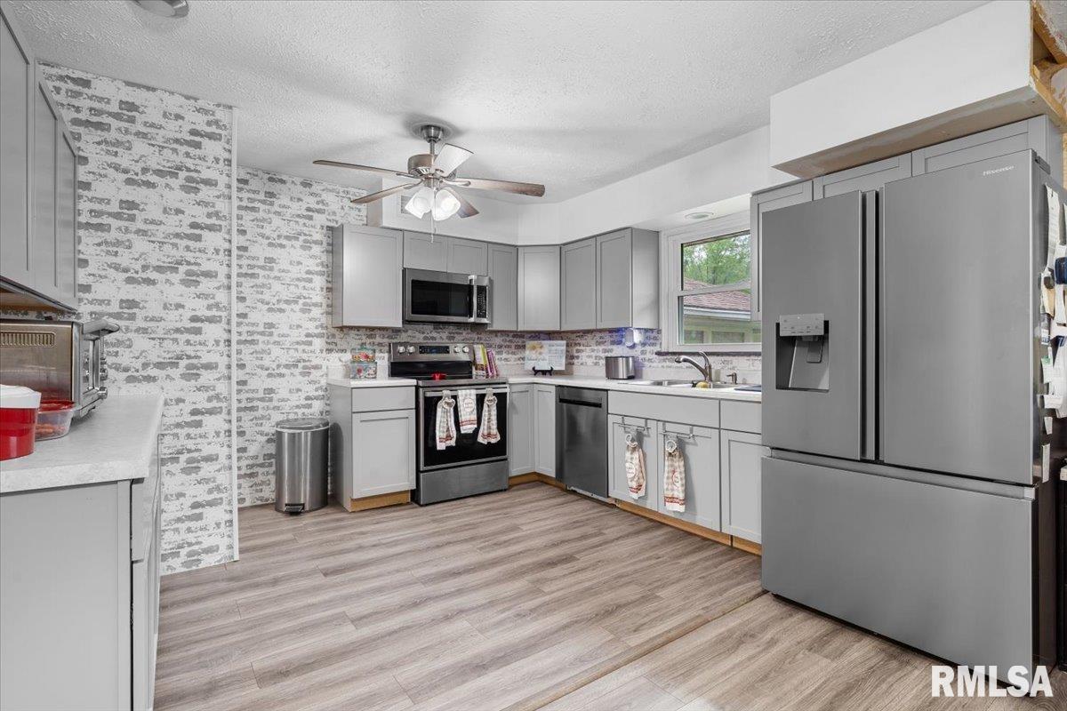 2491 W Washington Street, Springfield, Illinois image 9