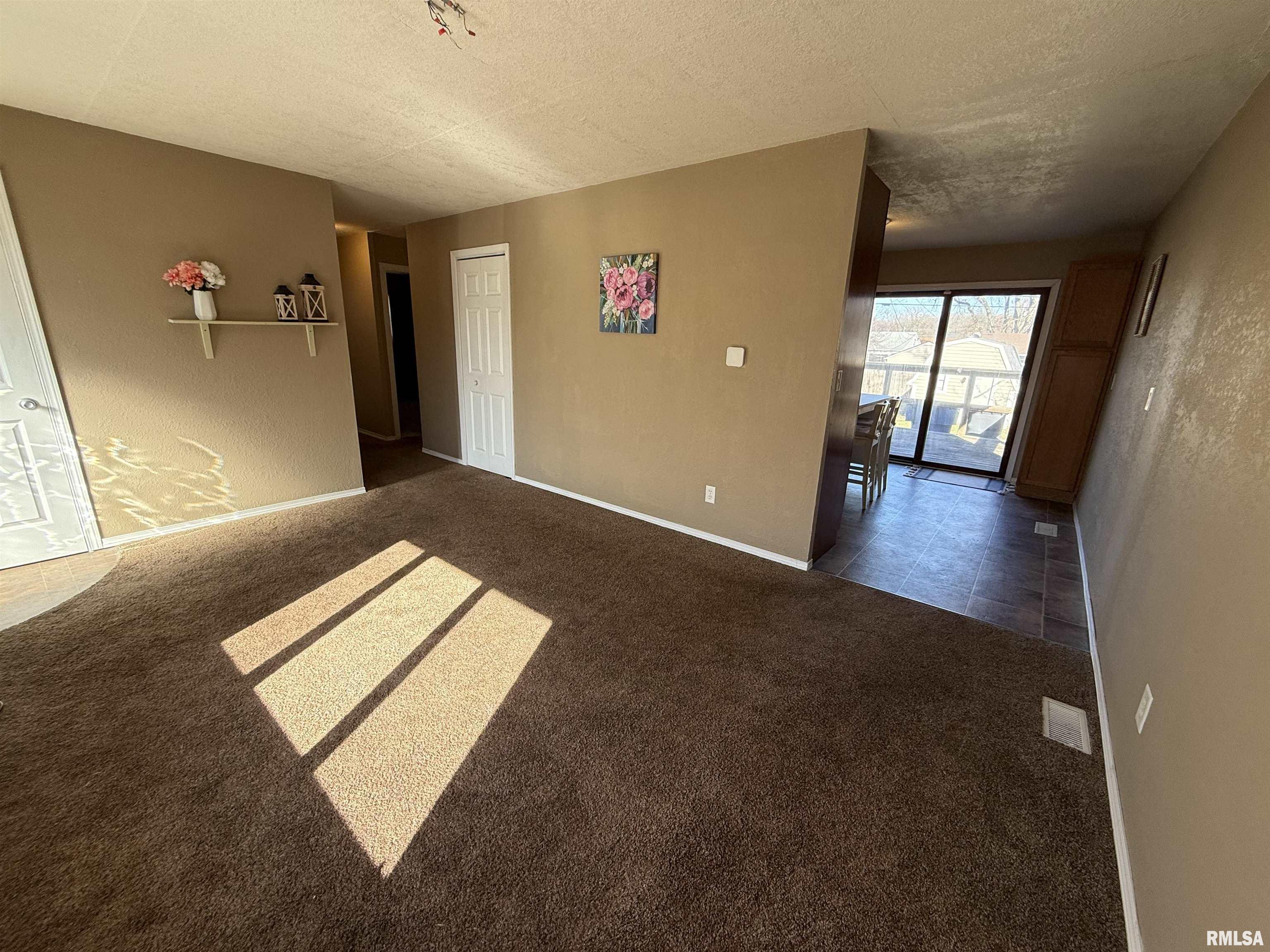 420 Sherwood Drive, Pekin, Illinois image 12