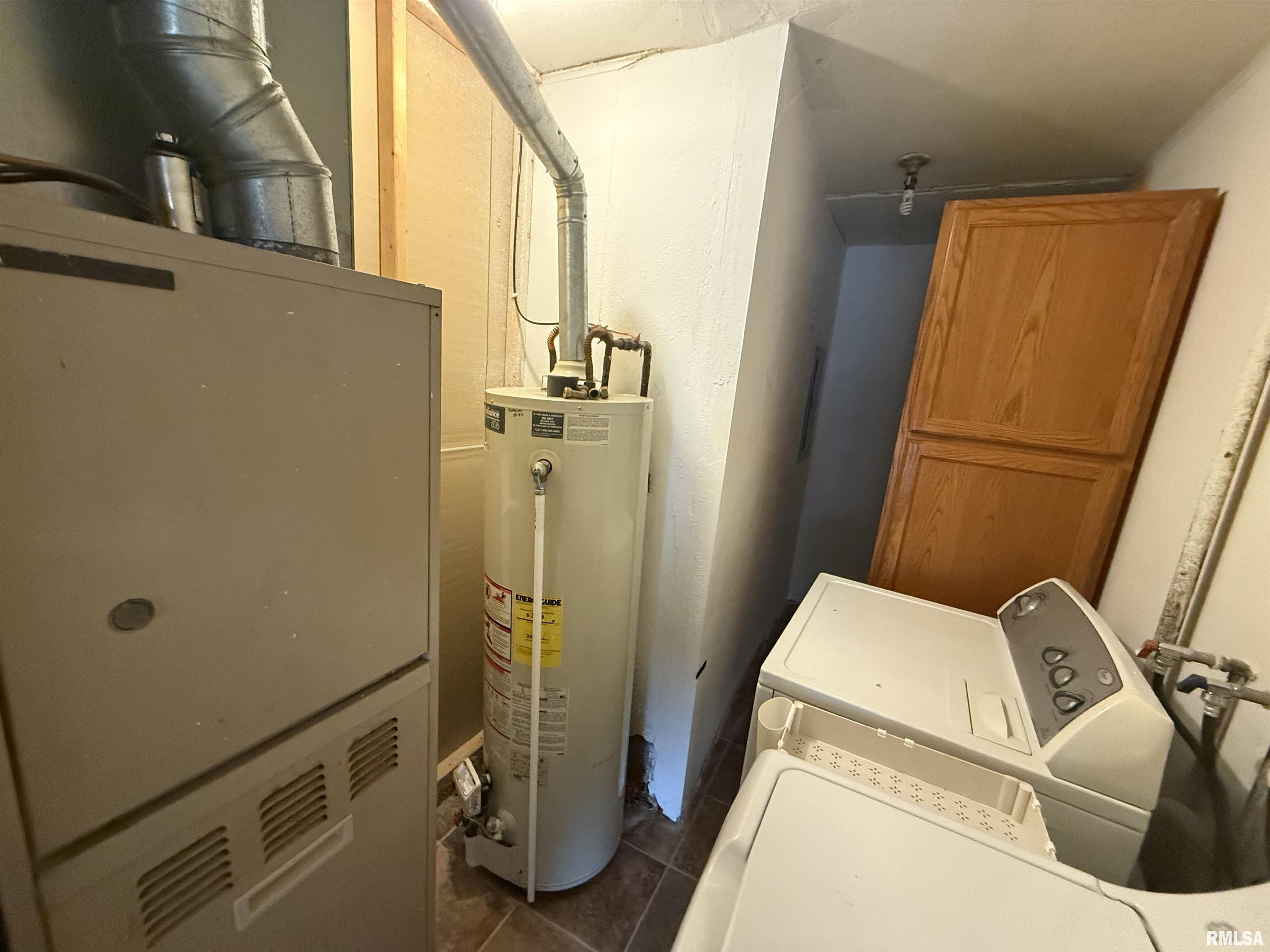 420 Sherwood Drive, Pekin, Illinois image 22