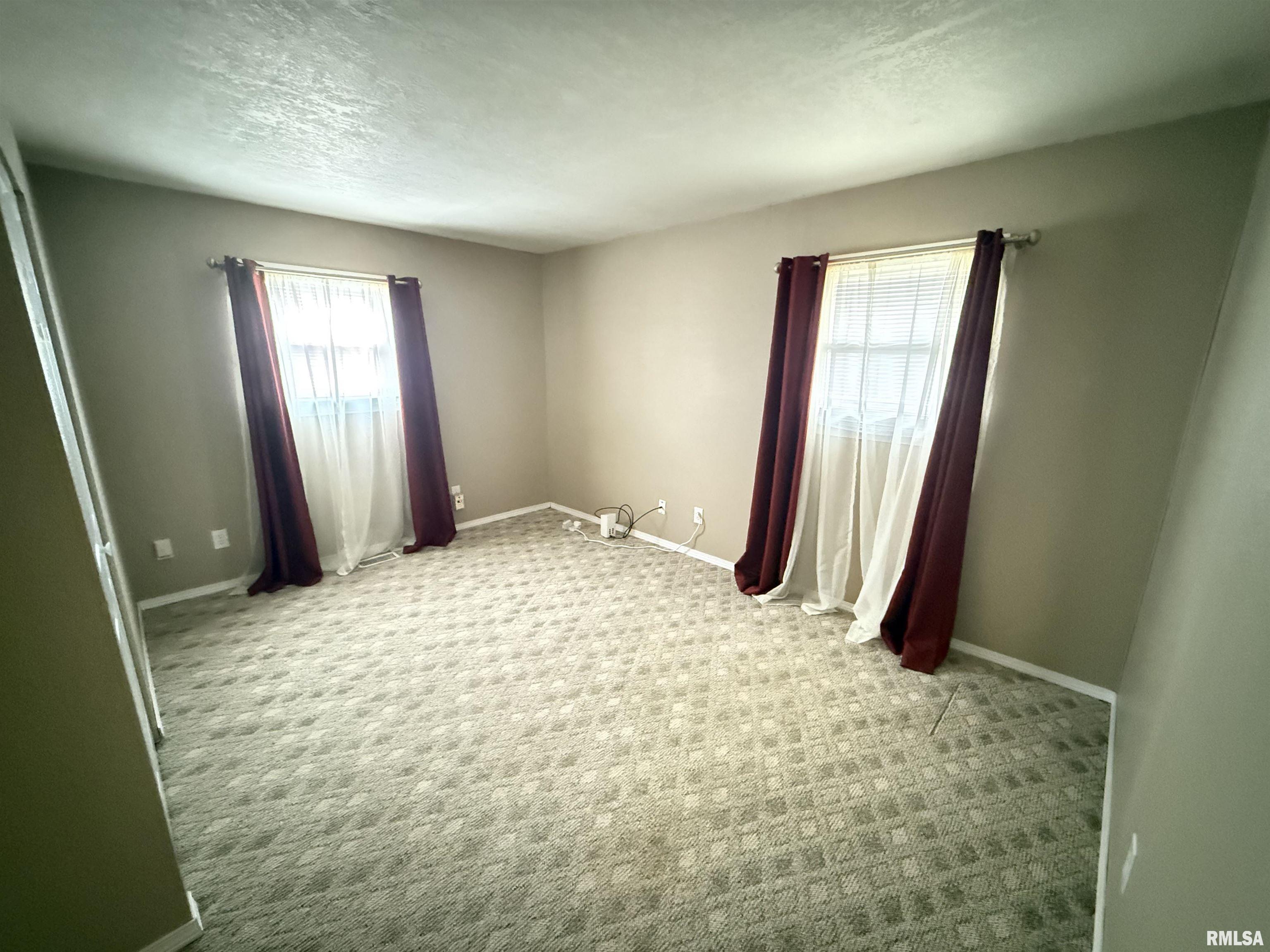 420 Sherwood Drive, Pekin, Illinois image 16