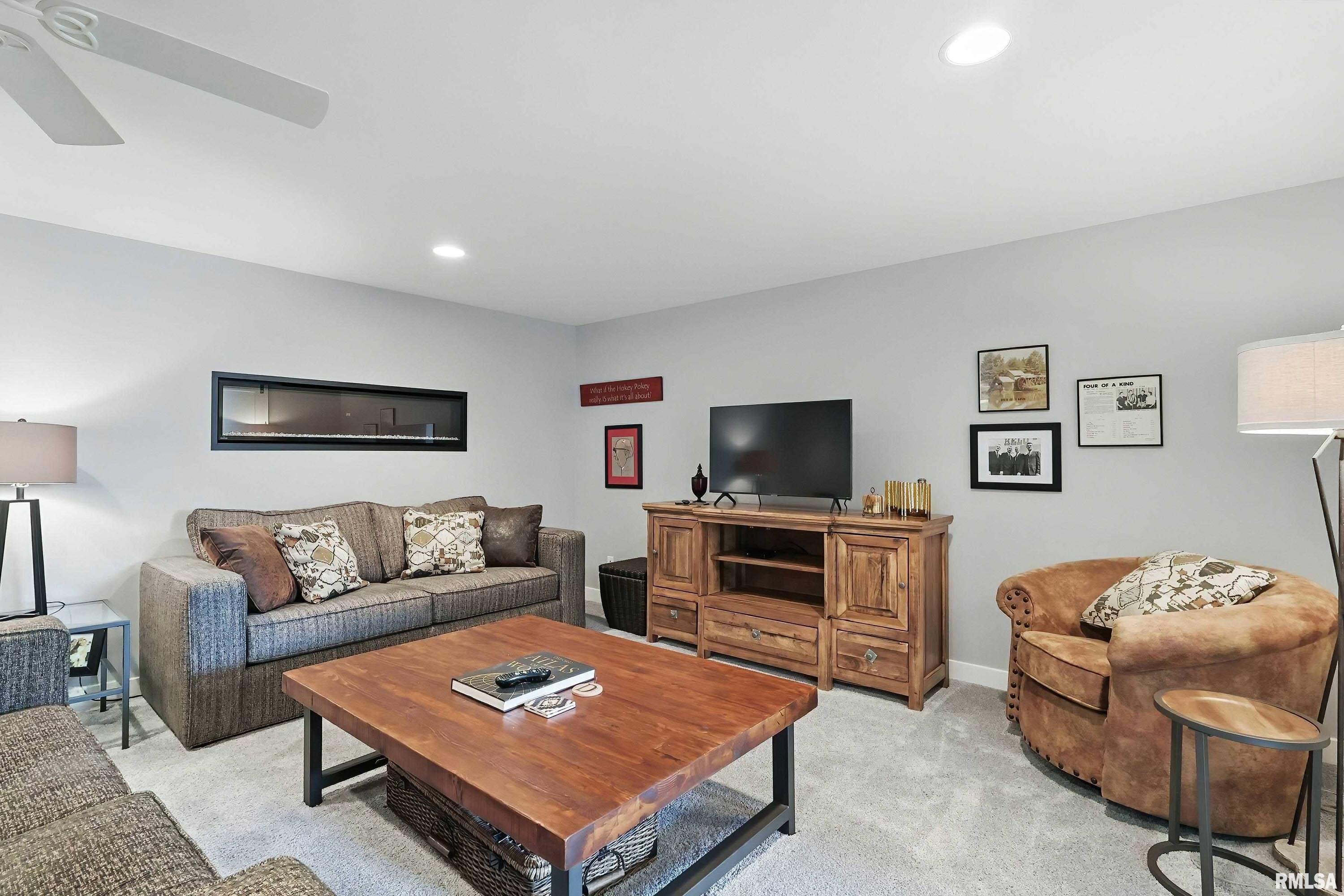 115 W Pinehurst Drive, Eldridge, Iowa image 29