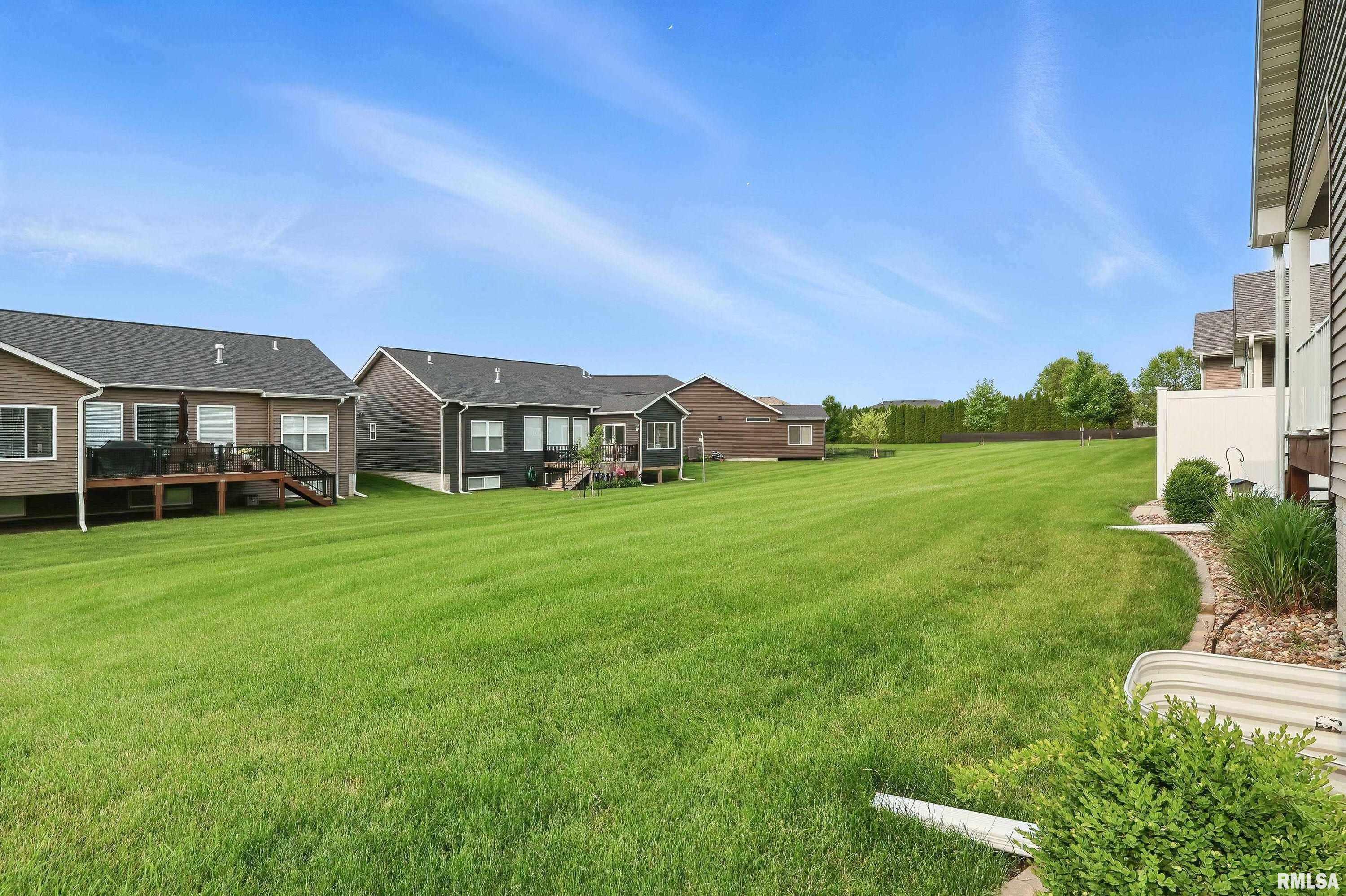 115 W Pinehurst Drive, Eldridge, Iowa image 36