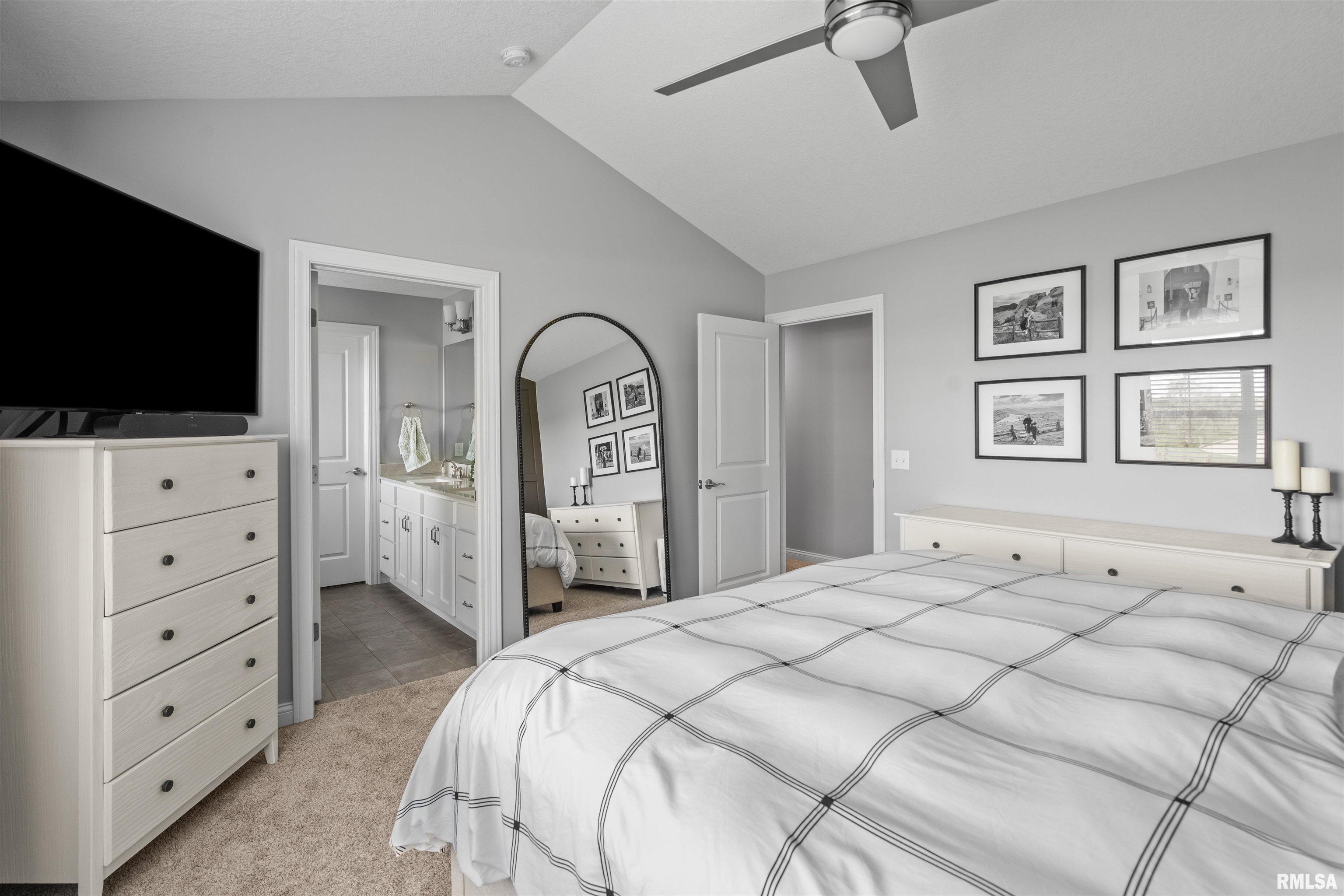 4503 E Slate Creek Drive, Bettendorf, Iowa image 13
