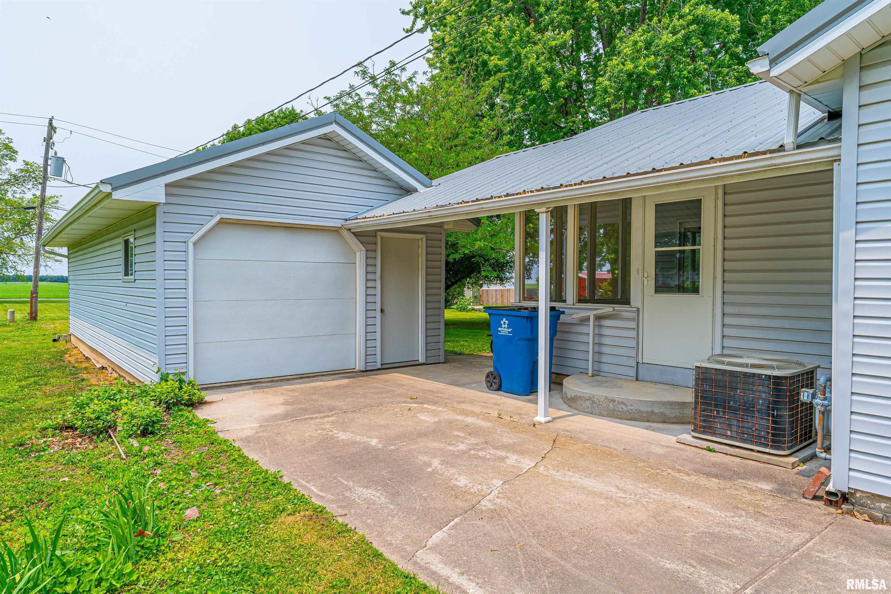 209 Cleveland Avenue, Emden, Illinois image 22