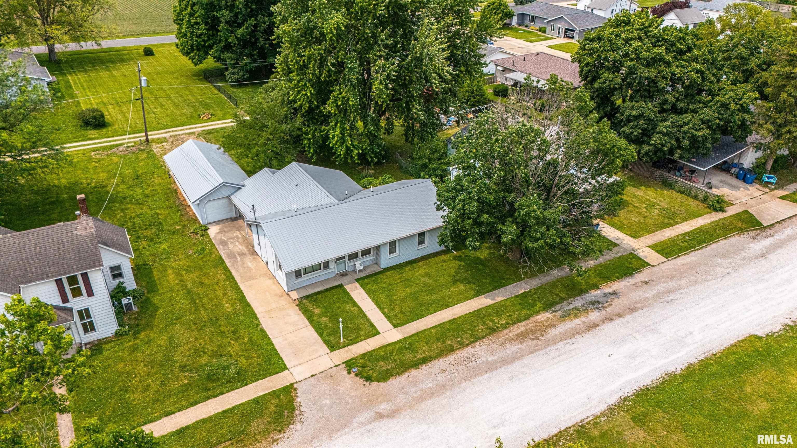 209 Cleveland Avenue, Emden, Illinois image 2