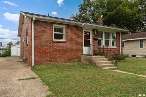 Homes For Sale - 1930 Herbert Street<br/> Murphysboro, IL 62966
