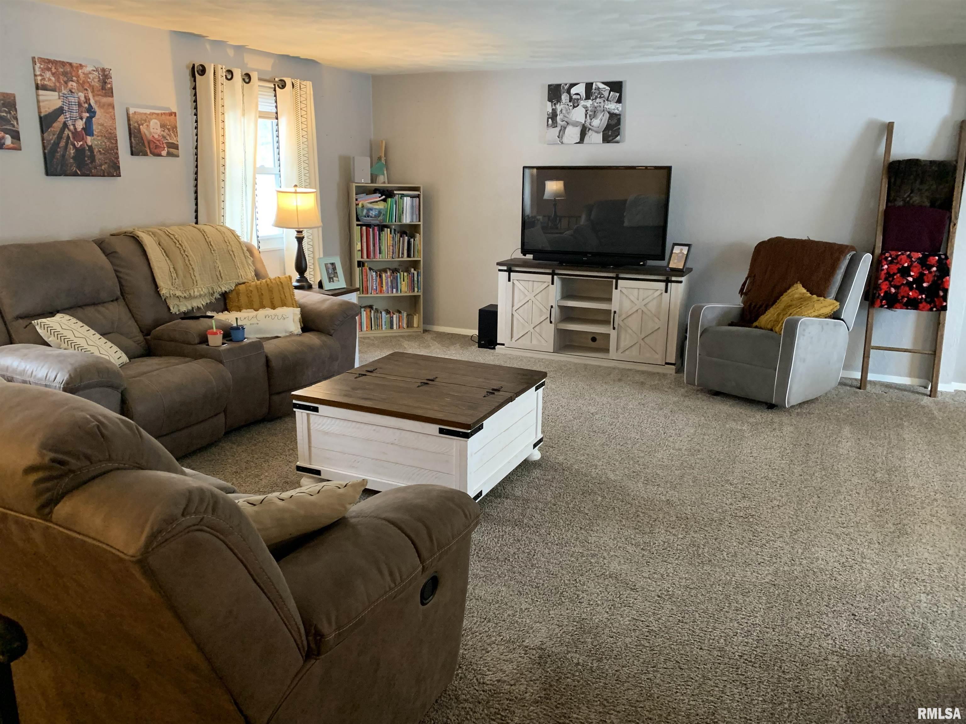 3120 E Hurricane Lane, Chillicothe, Illinois image 4