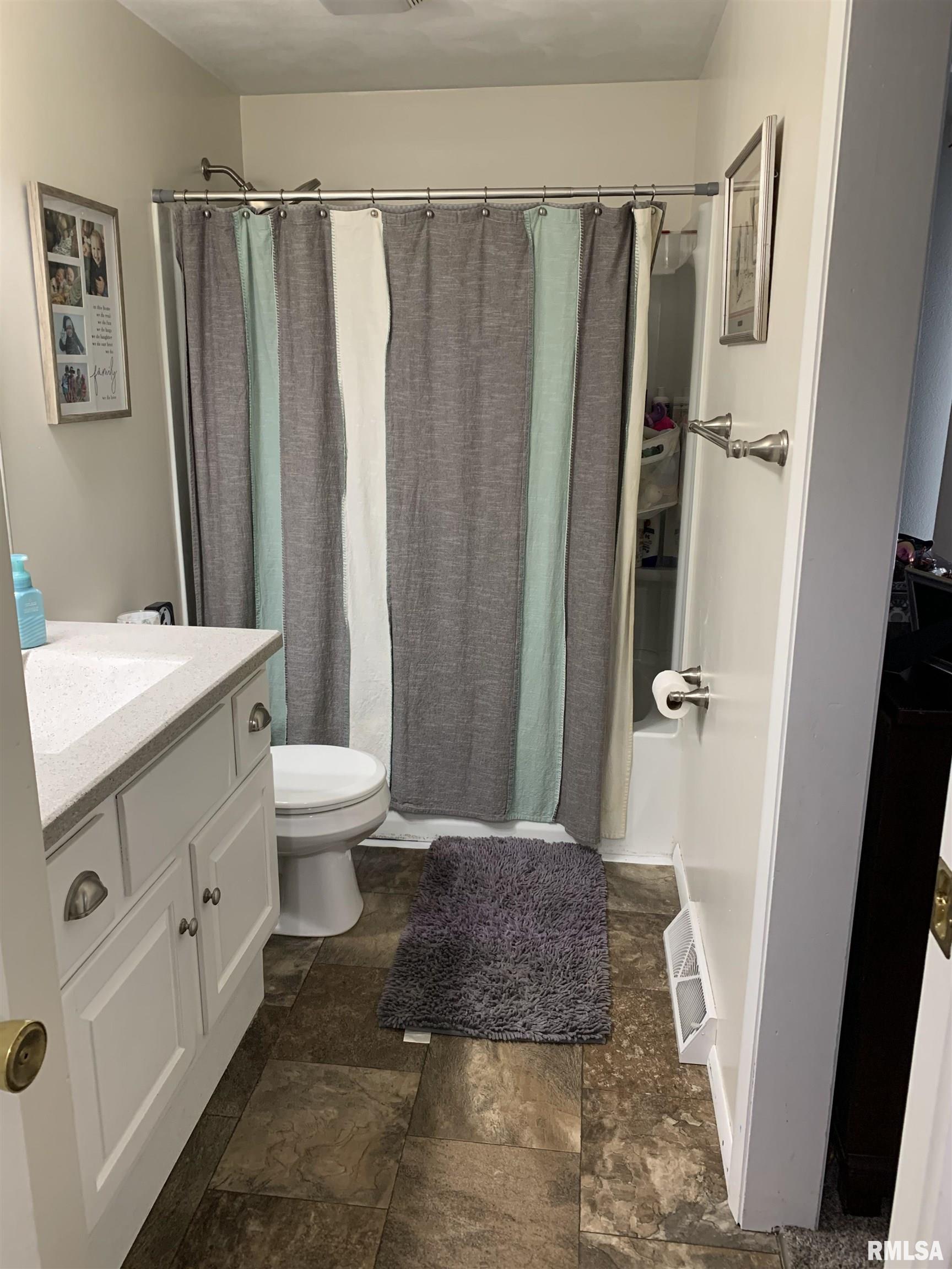3120 E Hurricane Lane, Chillicothe, Illinois image 18