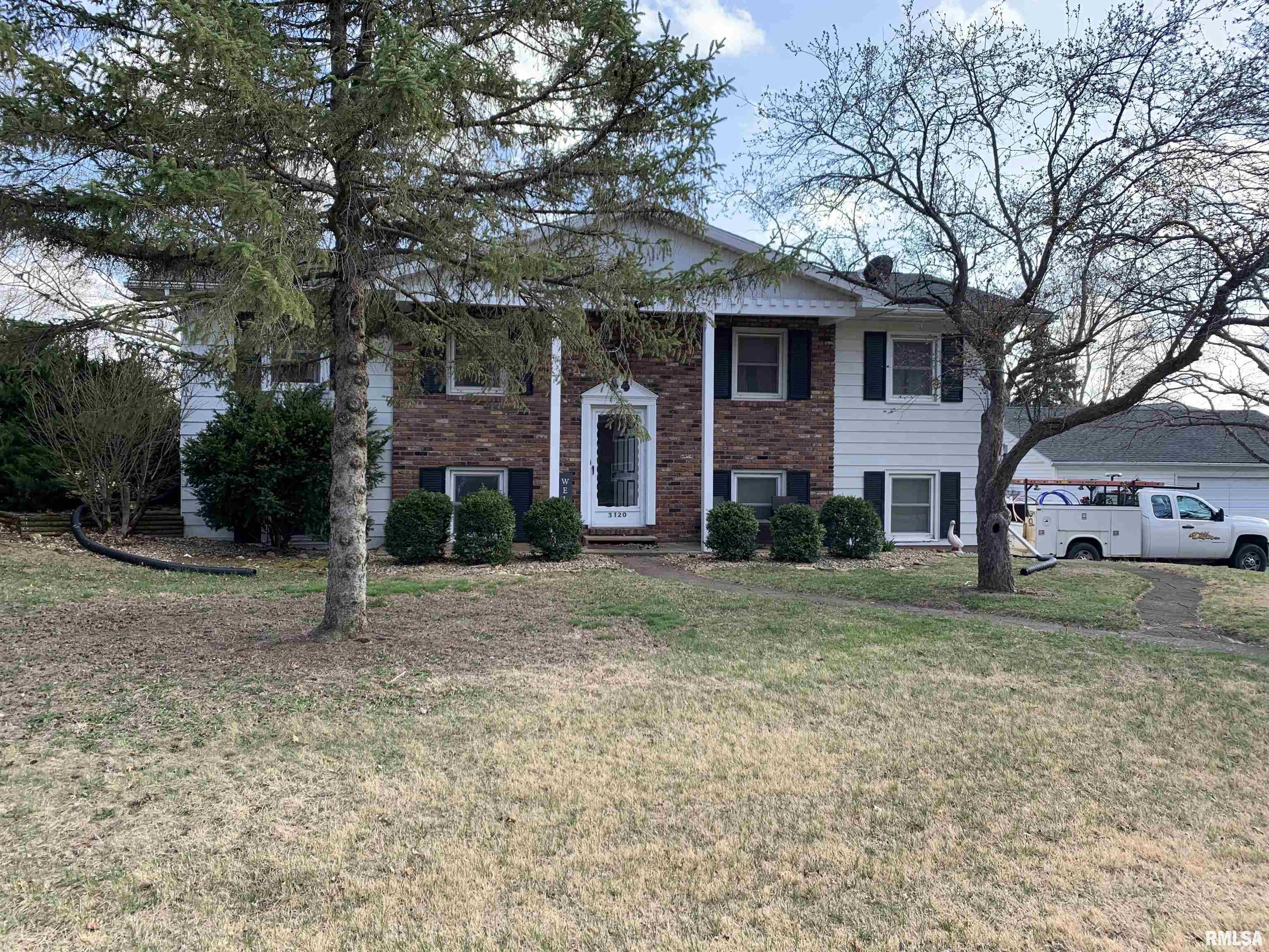 3120 E Hurricane Lane, Chillicothe, Illinois image 1
