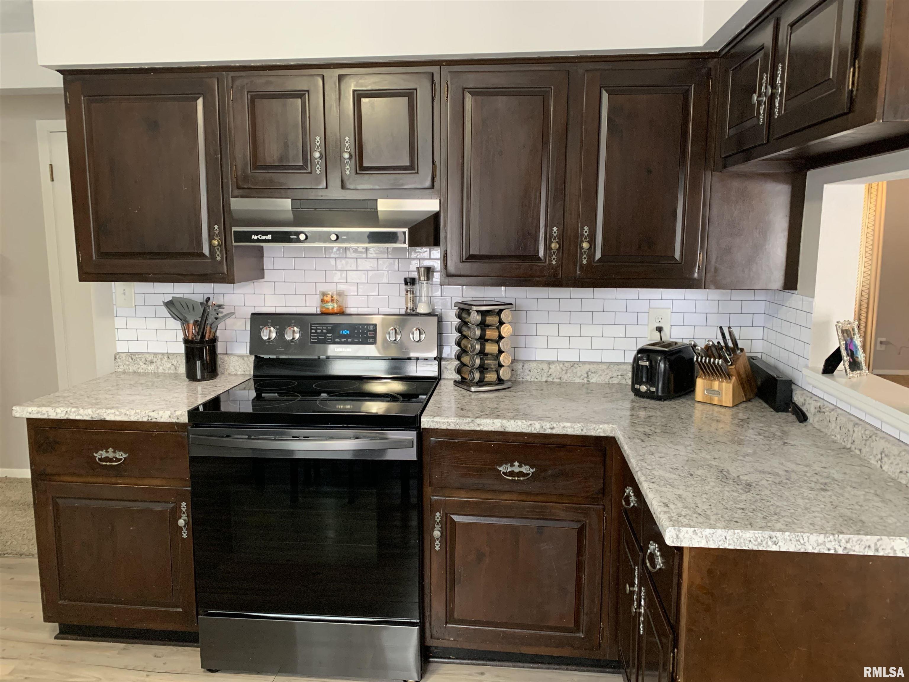 3120 E Hurricane Lane, Chillicothe, Illinois image 11