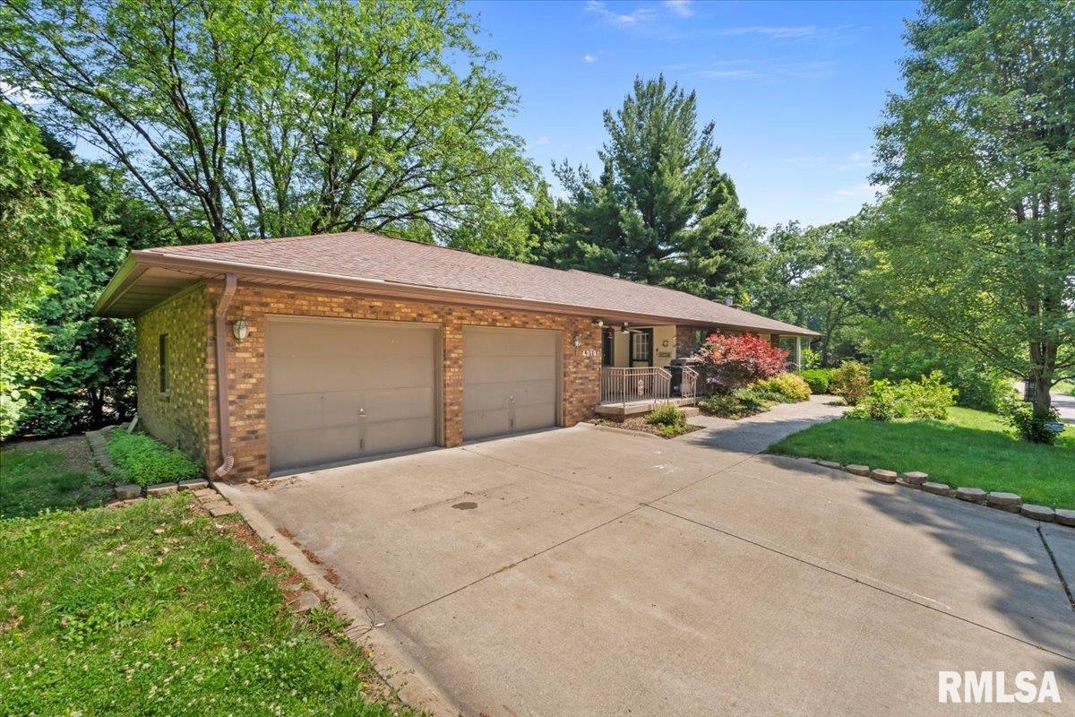 4319 7th Avenue, Moline, Illinois image 2