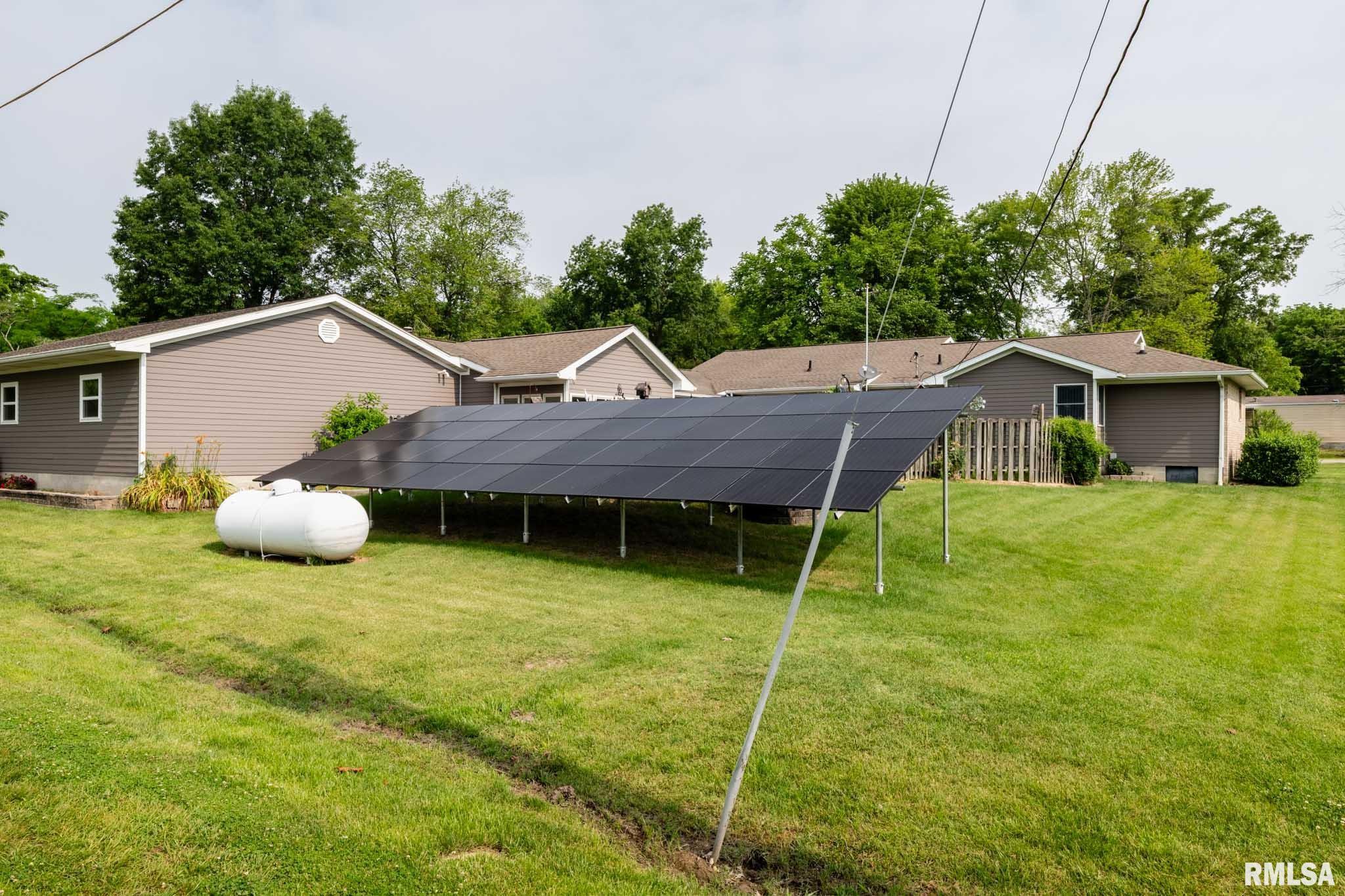 408 W Flora Street, Valier, Illinois image 32