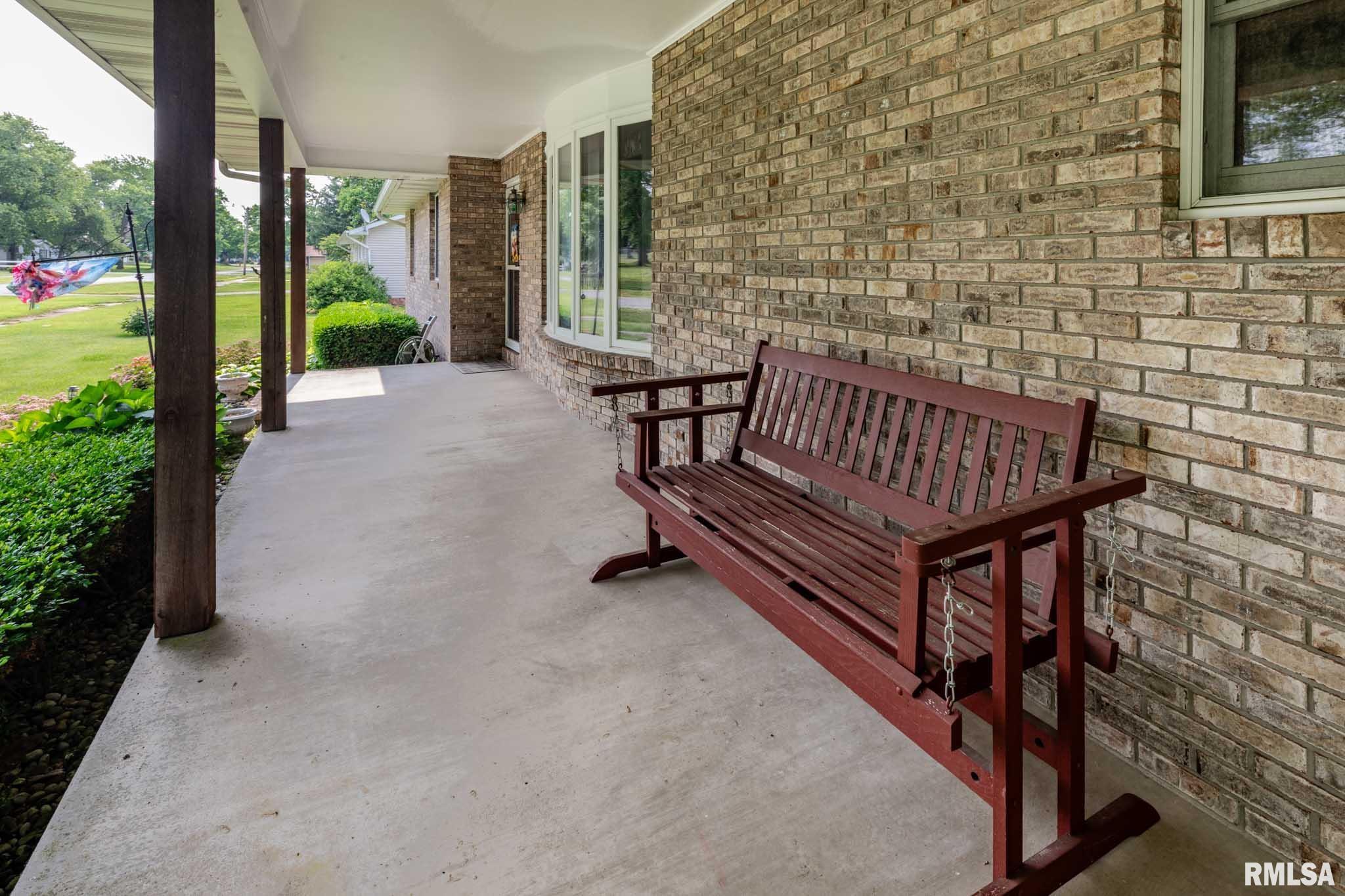 408 W Flora Street, Valier, Illinois image 24