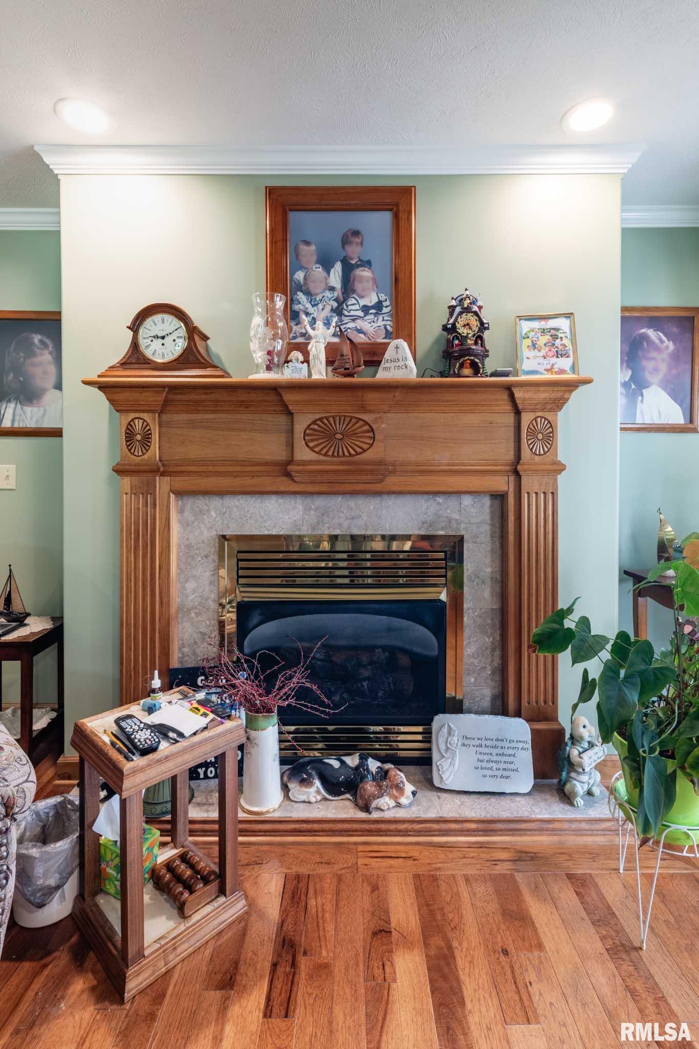 408 W Flora Street, Valier, Illinois image 7