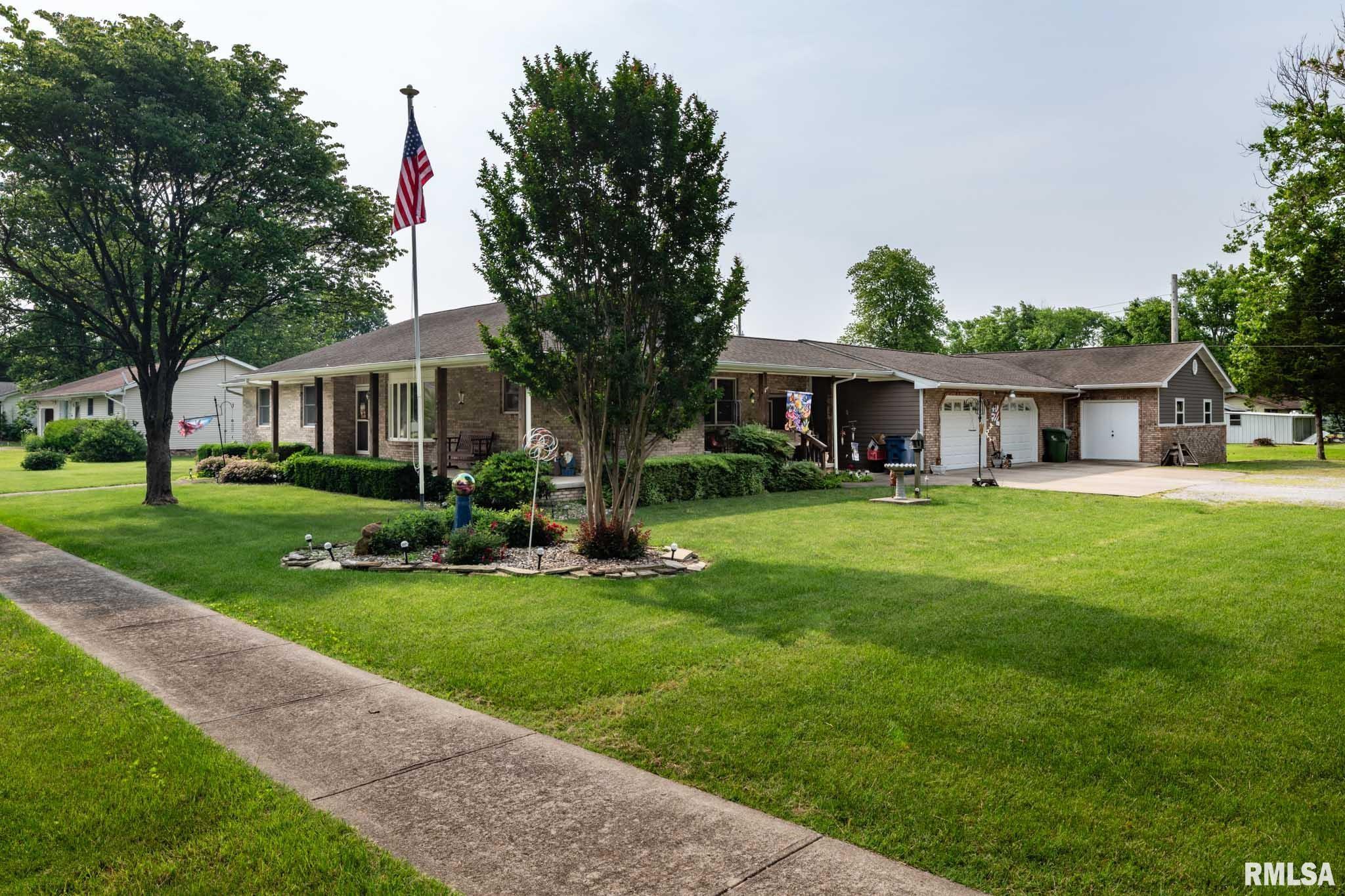 408 W Flora Street, Valier, Illinois image 31