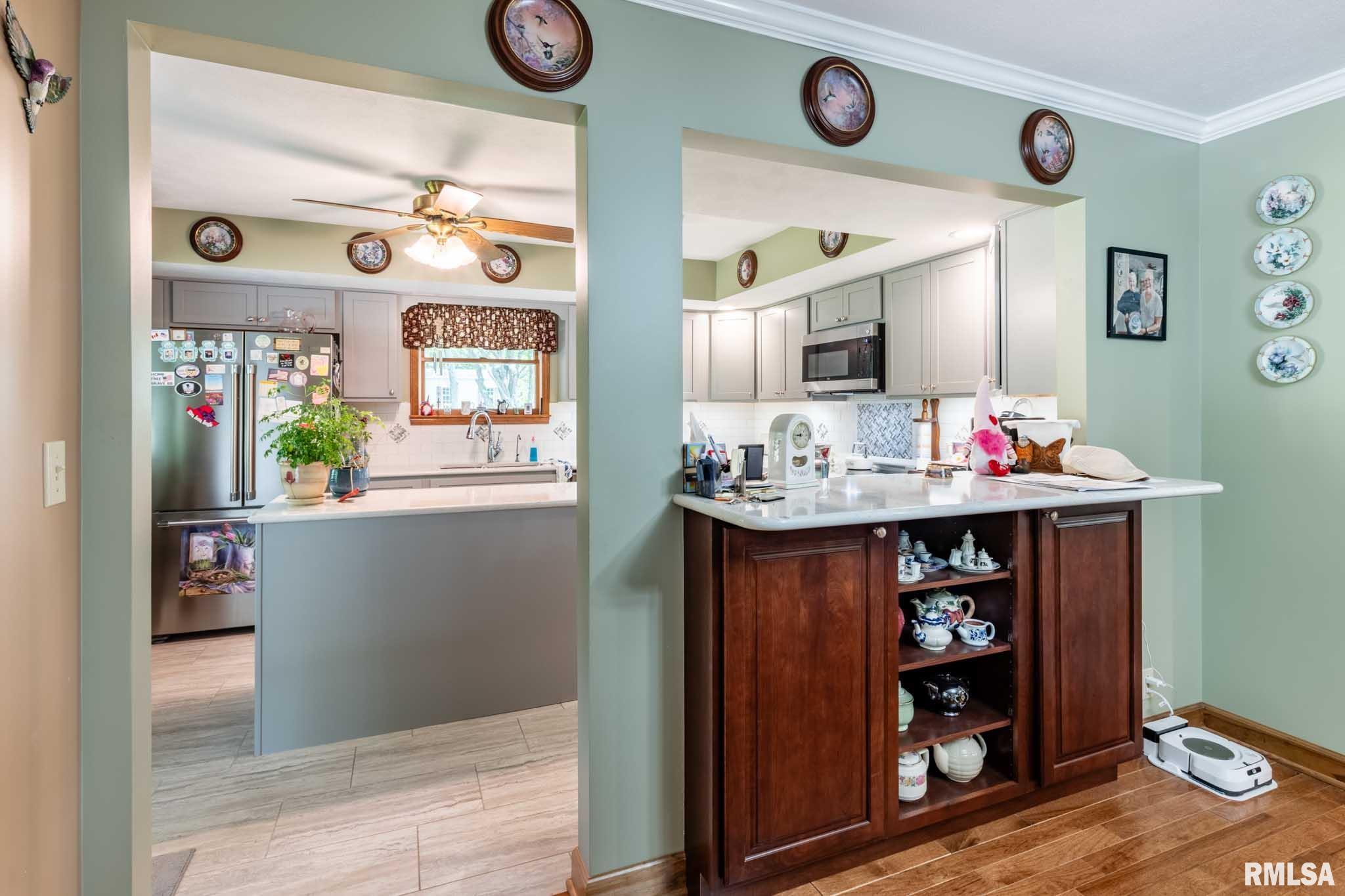 408 W Flora Street, Valier, Illinois image 11