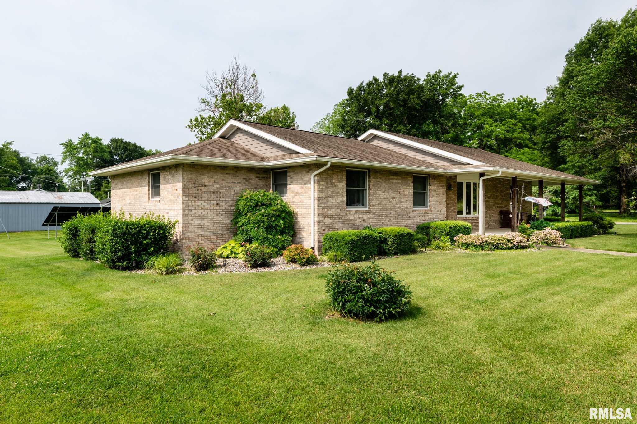408 W Flora Street, Valier, Illinois image 33