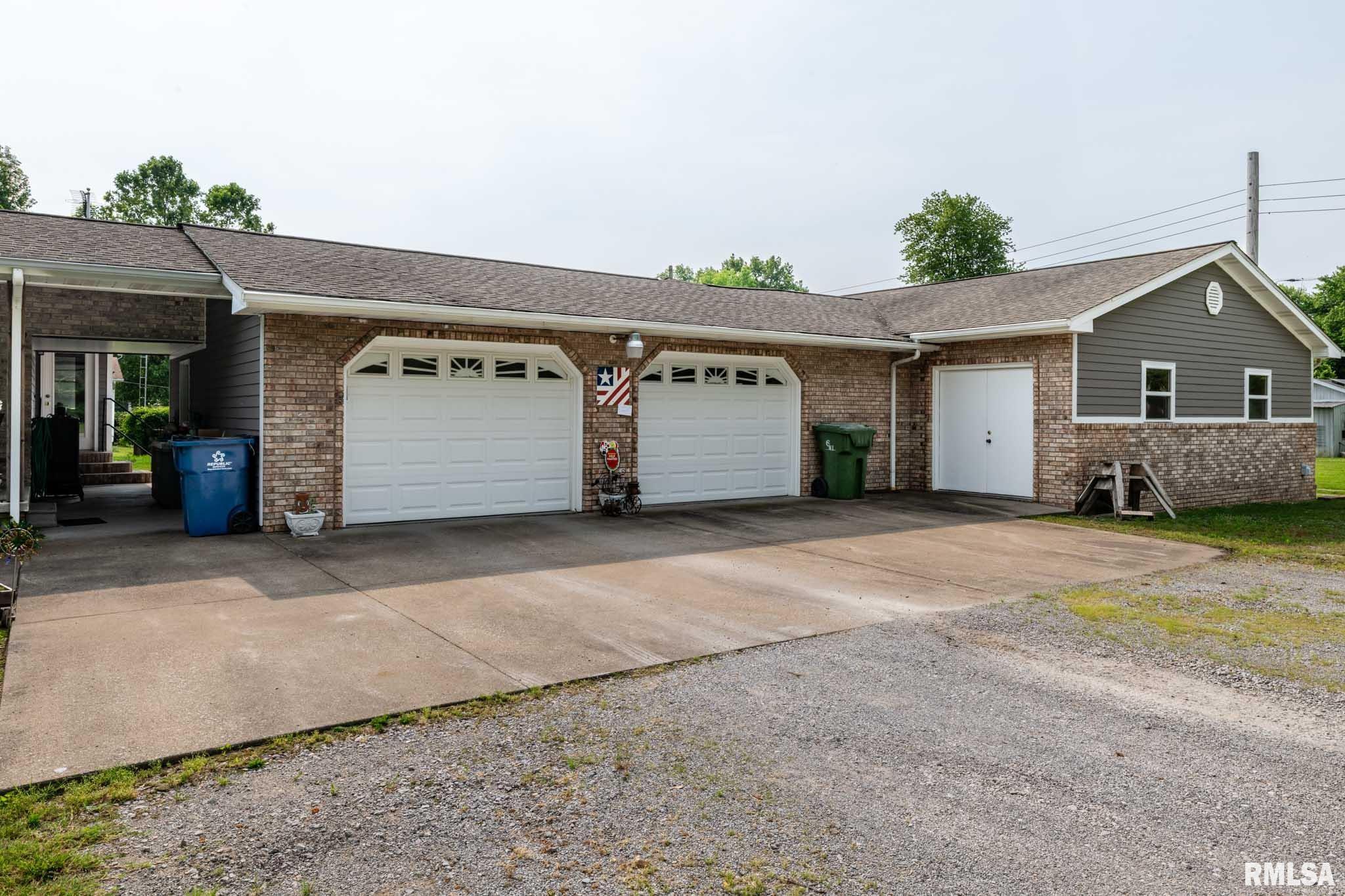 408 W Flora Street, Valier, Illinois image 25