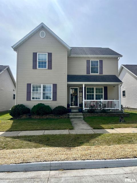 Homes For Sale - 1003 Chippewa Street<br/> Normal, IL 61761