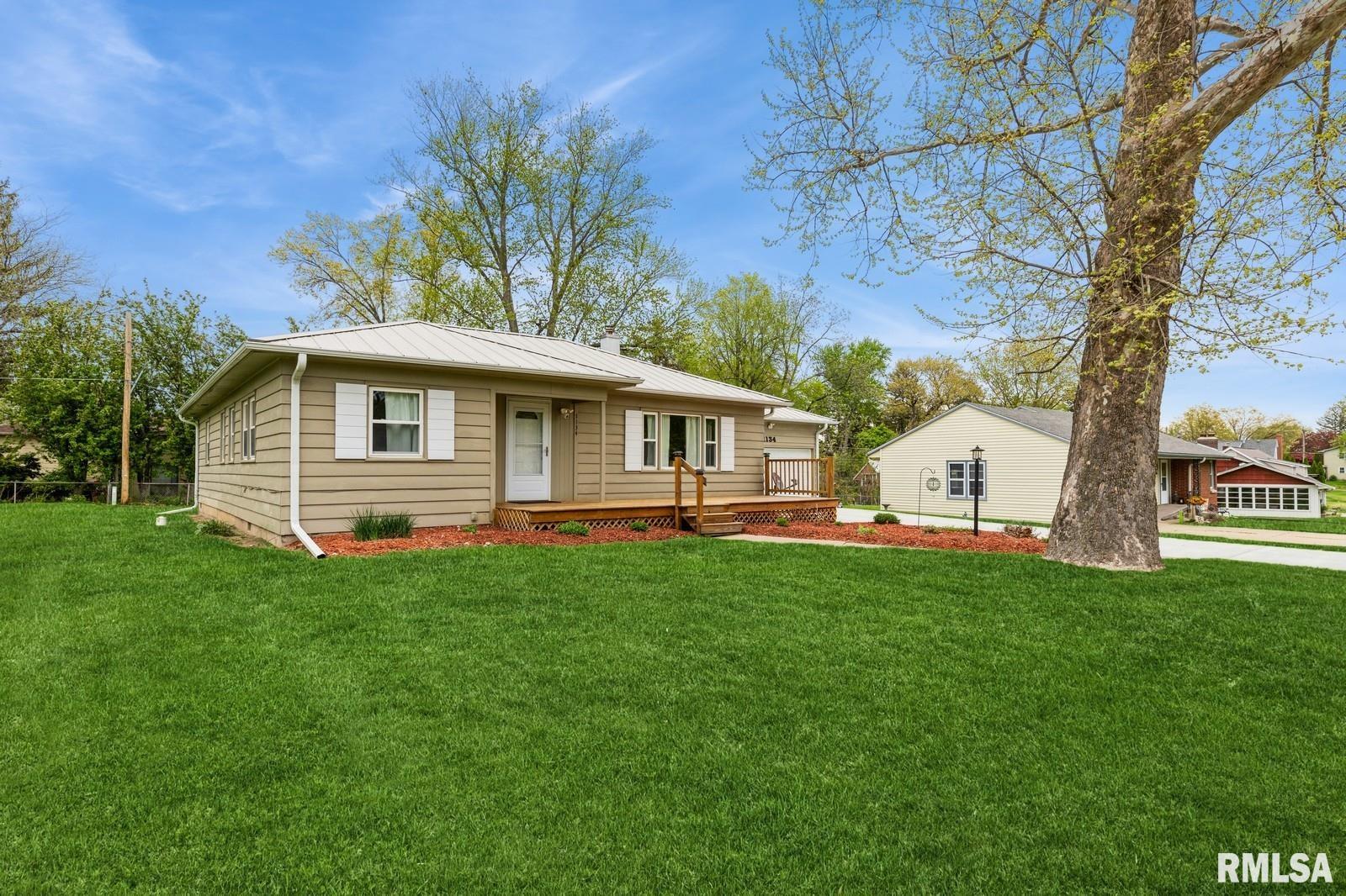 1134 Keith Court, Clinton, Iowa image 3