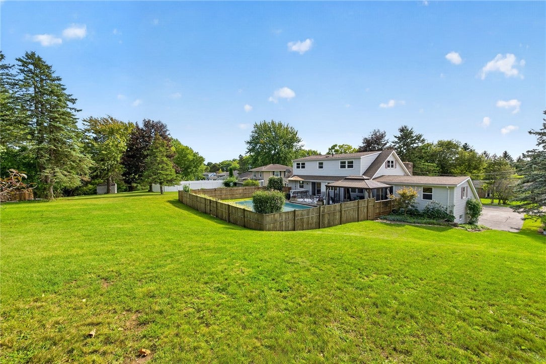 44 Hillcrest Dr