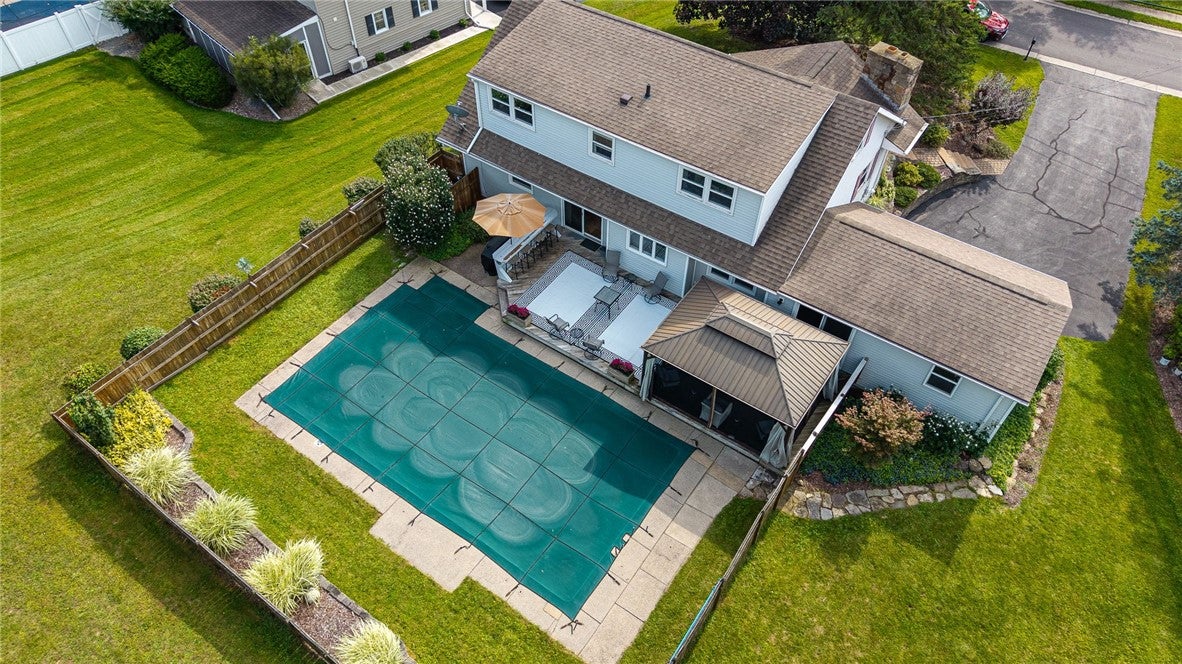 44 Hillcrest Dr