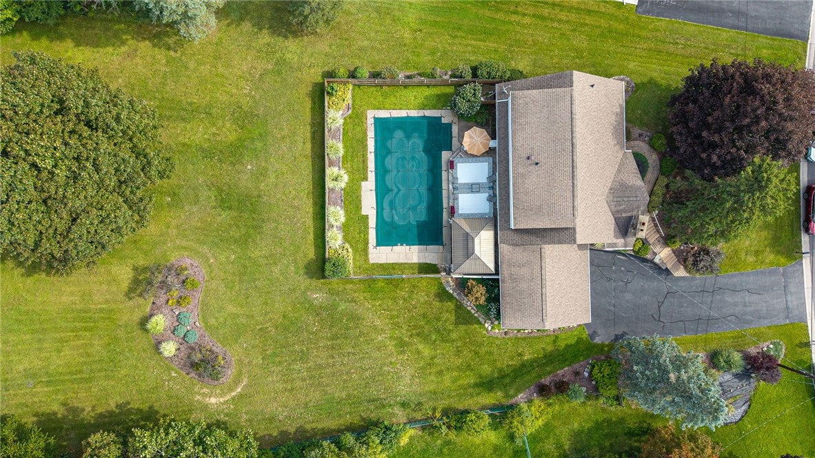 44 Hillcrest Dr