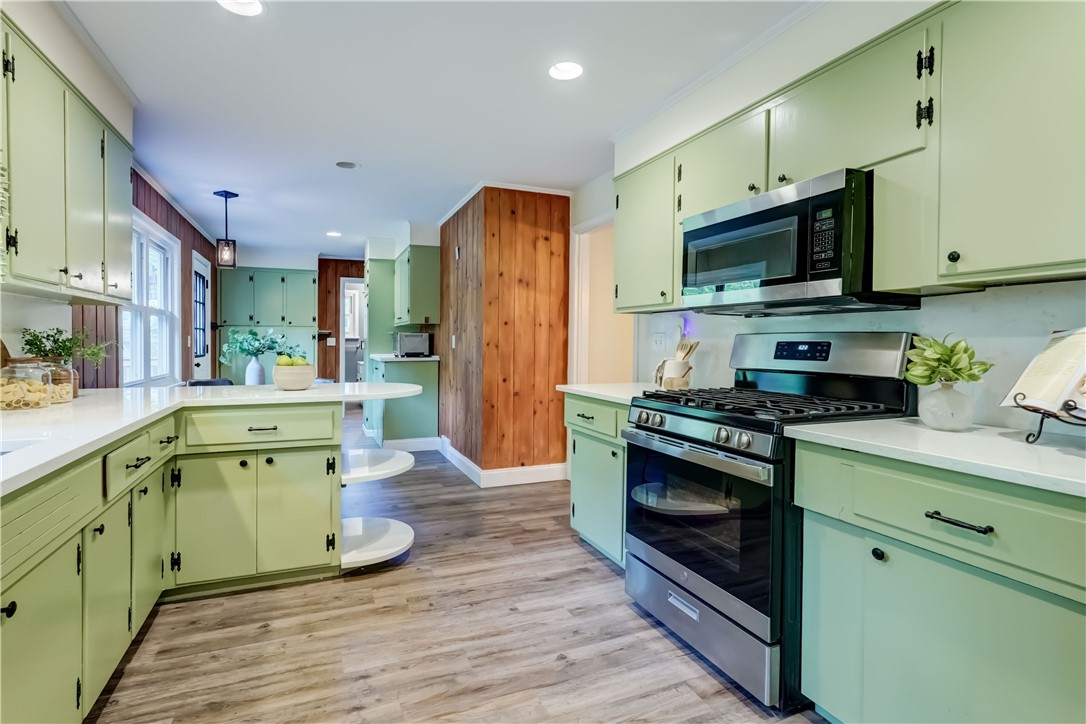 12 Edgewood Drive, Penfield, New York image 16
