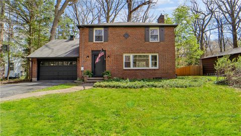 Homes For Sale - 288 Oakridge Drive<br/> Irondequoit, NY 14617