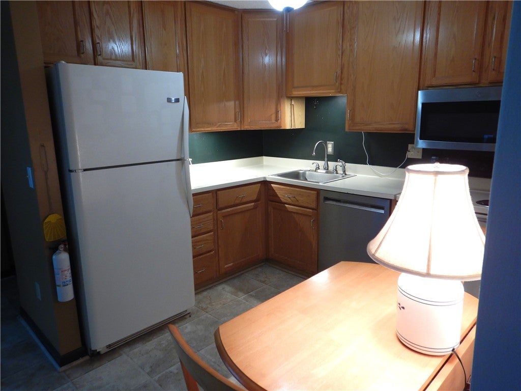 2 Woodlands Way