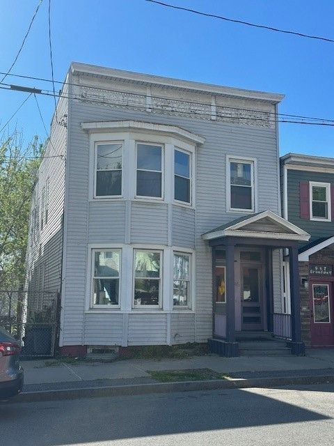 Apartment For Rent - 945 Broadway<br/> Rensselaer, NY 12144