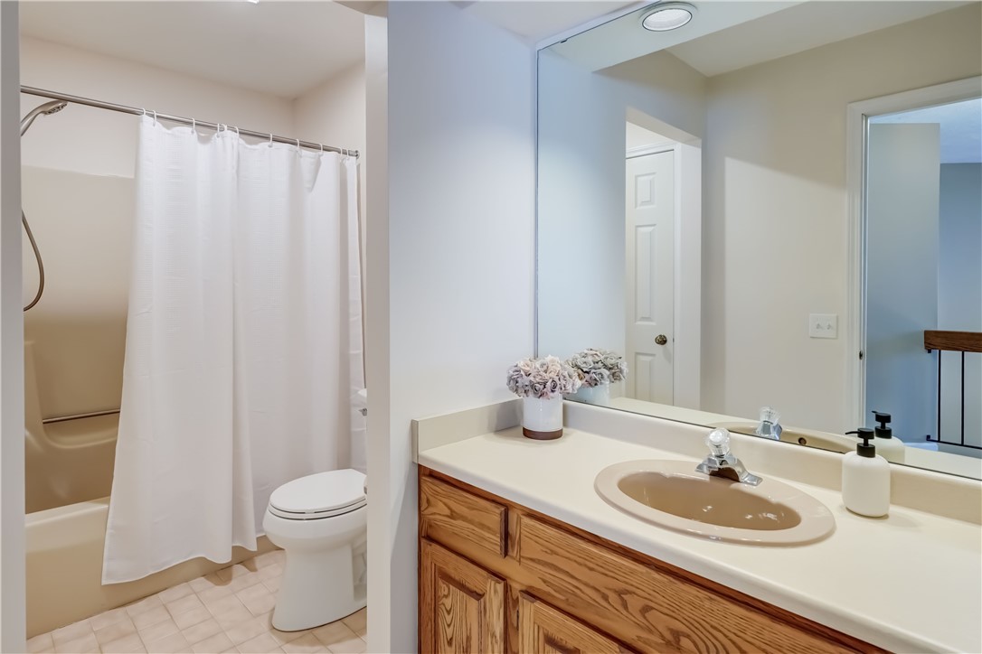 26 Wood Run Commons, Greece, New York image 35