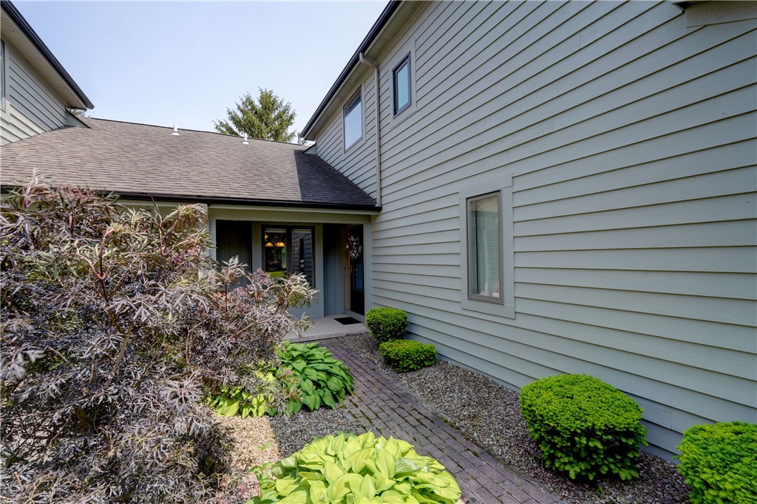 26 Wood Run Commons, Greece, New York image 2