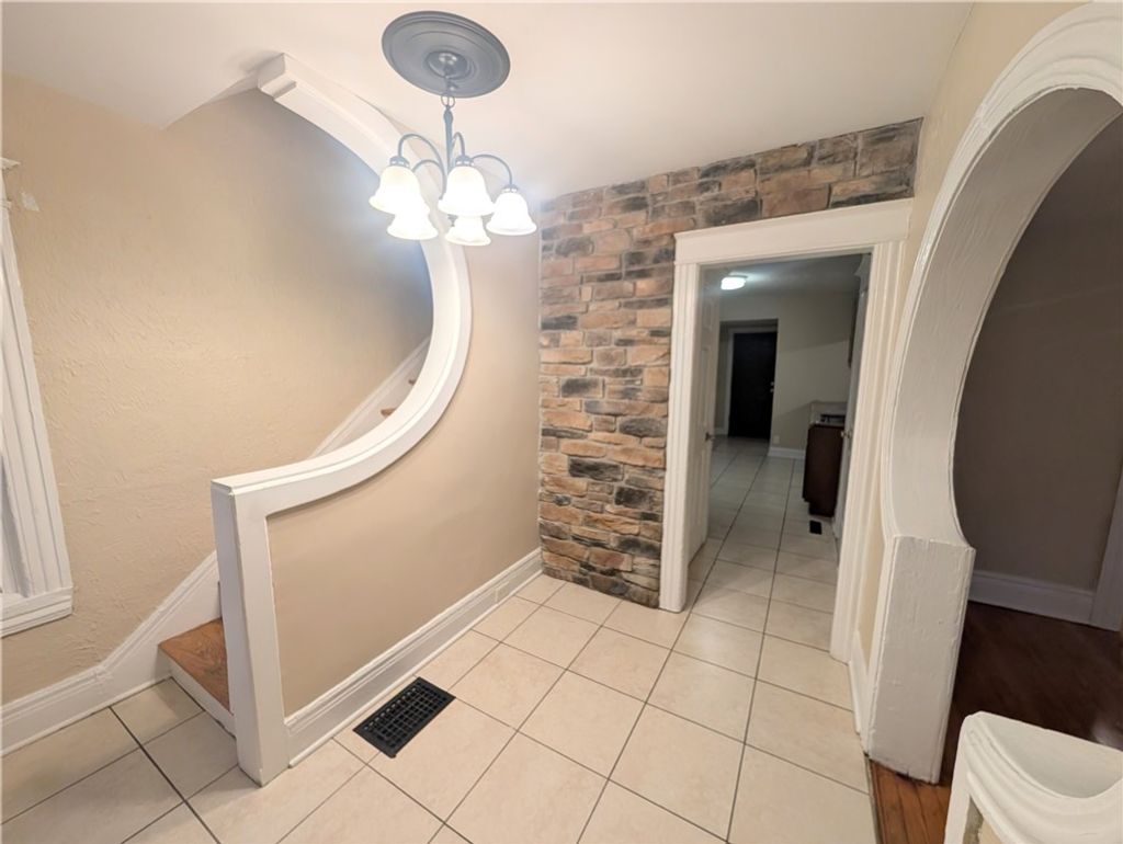 Photo of 49 Leighton Avenue, Rochester, NY 14609 (MLS # R1652757)