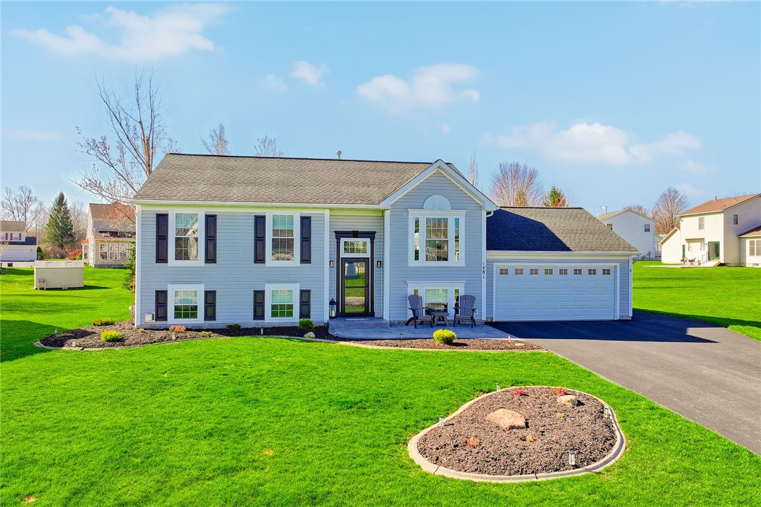 1481 Bowling Green Drive, Webster, New York image 1