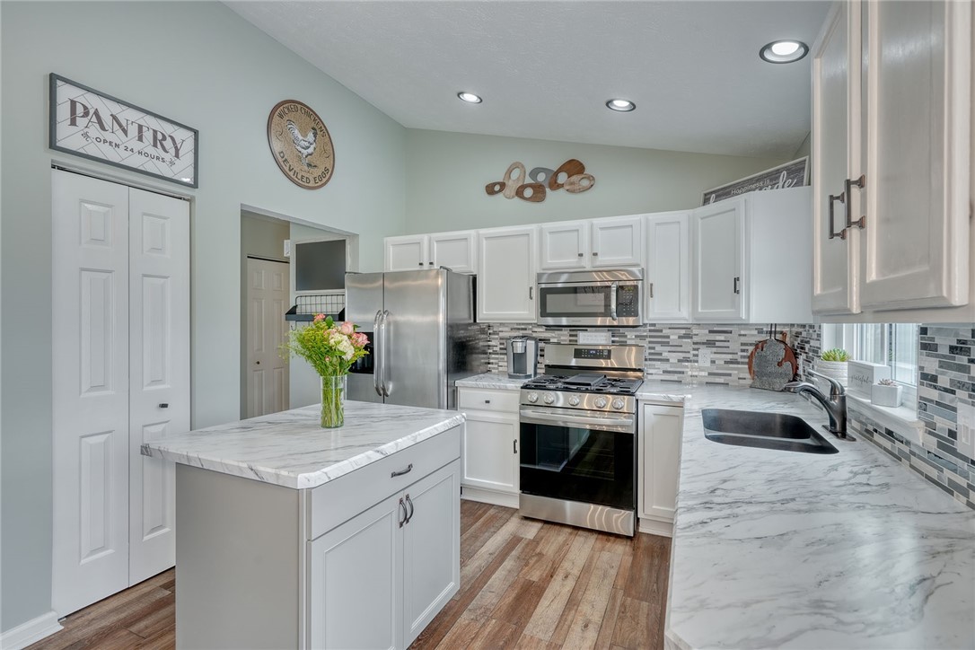 1481 Bowling Green Drive, Webster, New York image 13