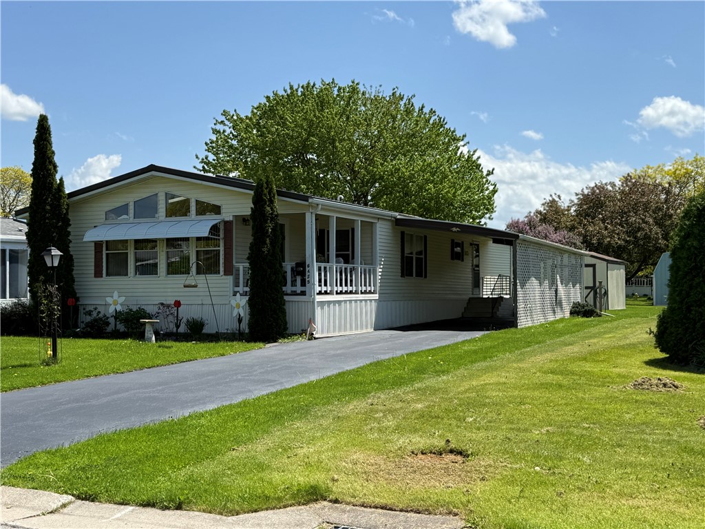 6425 Kims Drive Dr, Victor, New York image 1