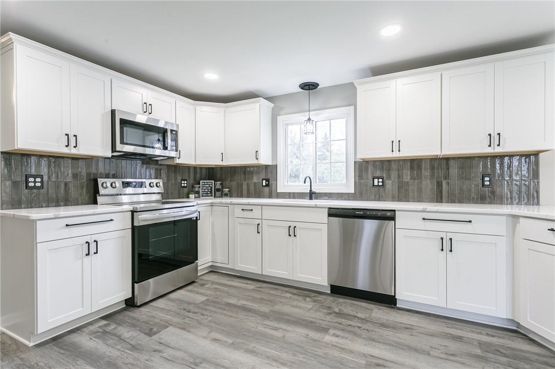 81 Parkway View Vw, Greece, New York image 14